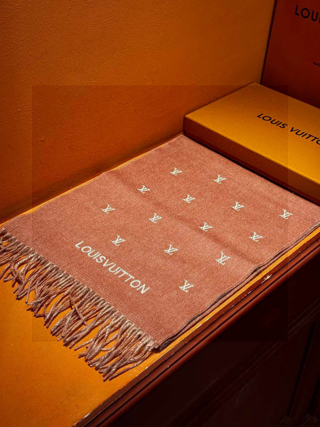 LOUIS VUITTON LV SCARF 180 CM IN CASHMERE 730572