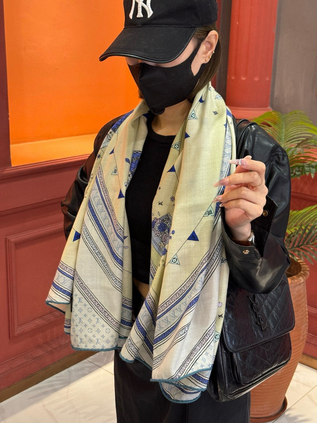 LOUIS VUITTON LV SCARF 140 CM IN SILK 730620