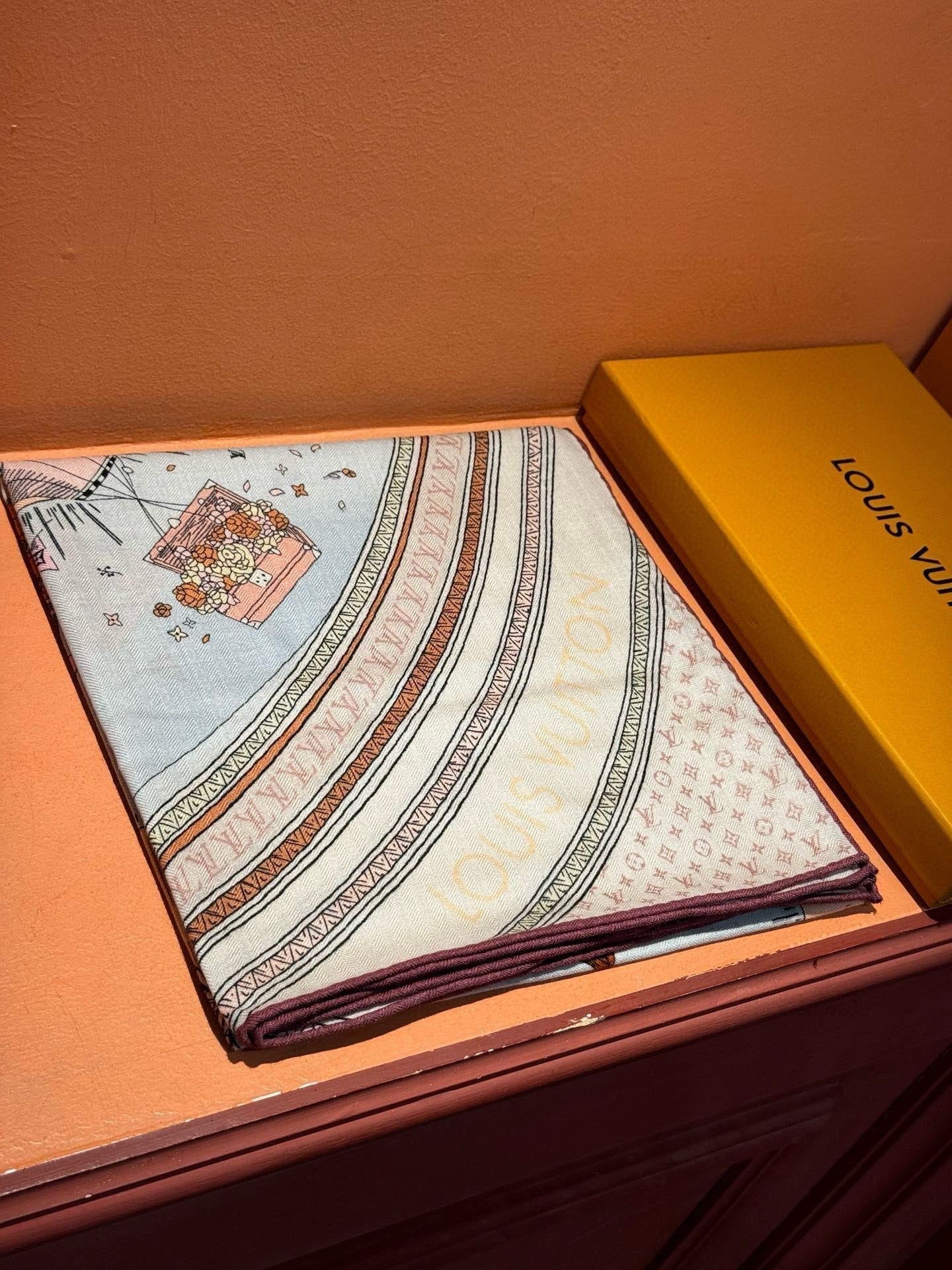 LOUIS VUITTON LV SCARF 140 CM IN SILK 730622