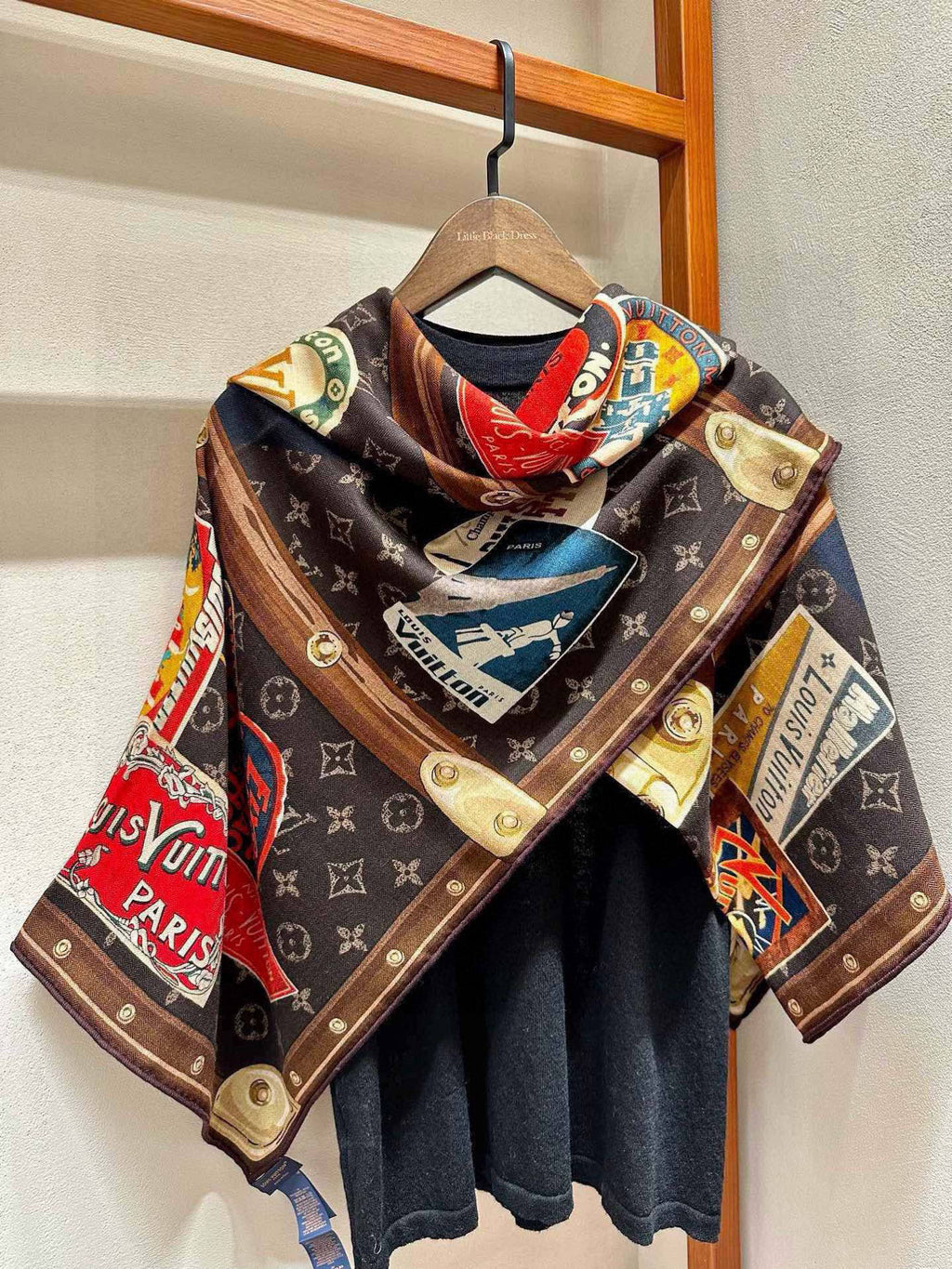 LOUIS VUITTON LV SCARF 140 CM IN SILK 732100