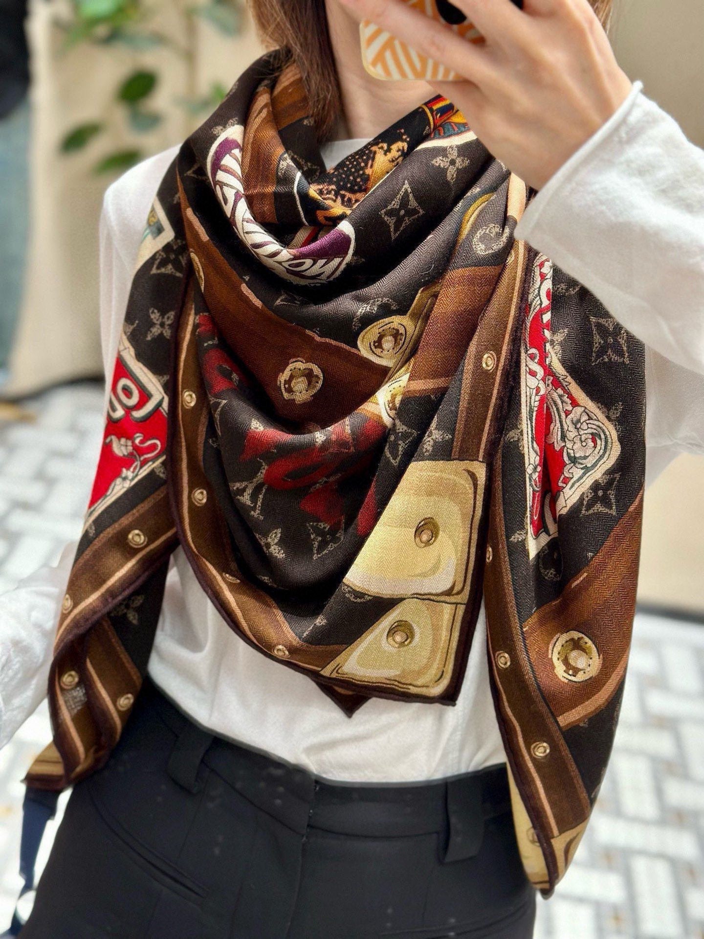 LOUIS VUITTON LV SCARF 140 CM IN SILK 732100