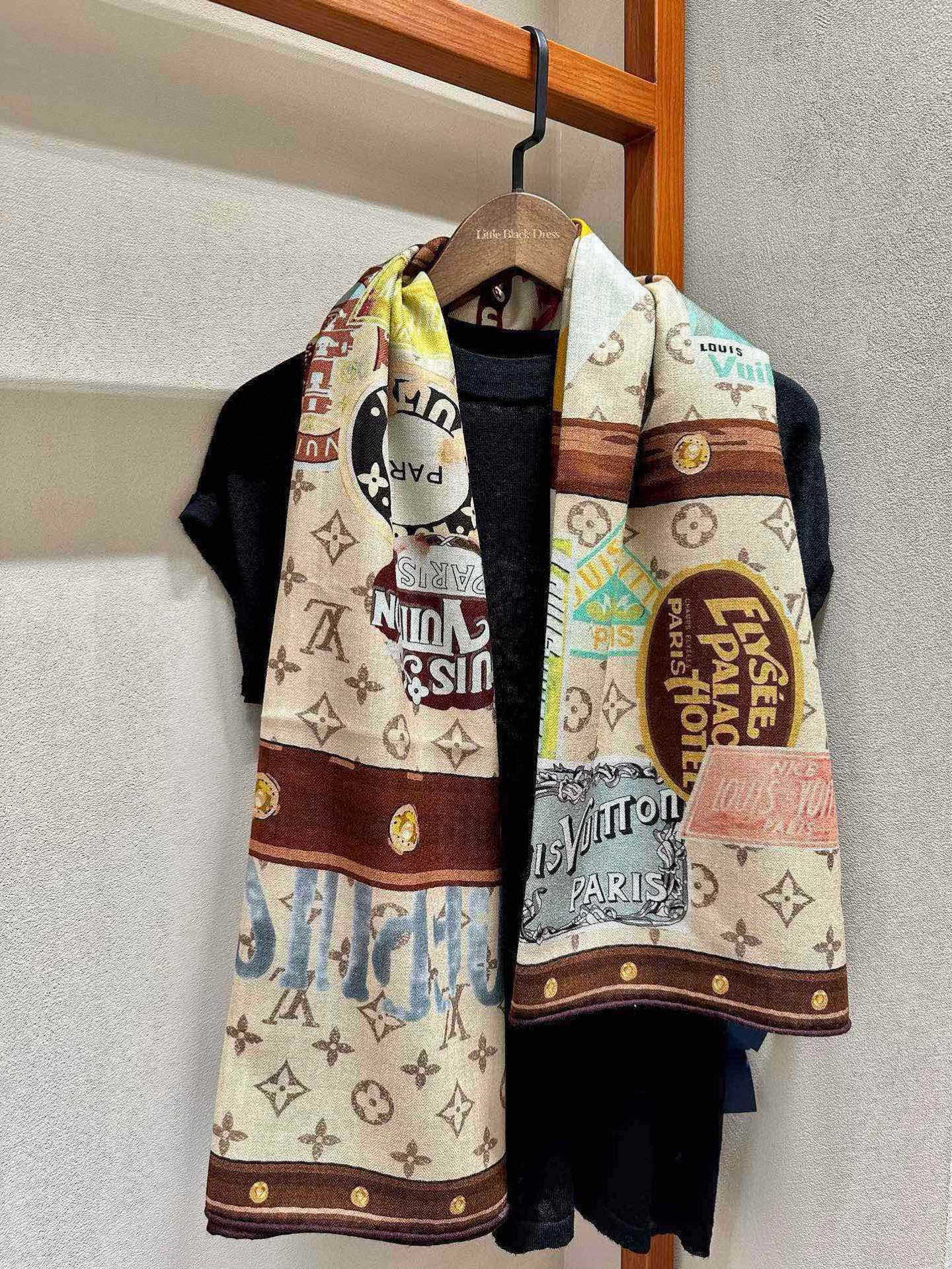 LOUIS VUITTON LV SCARF 140 CM IN SILK 732101