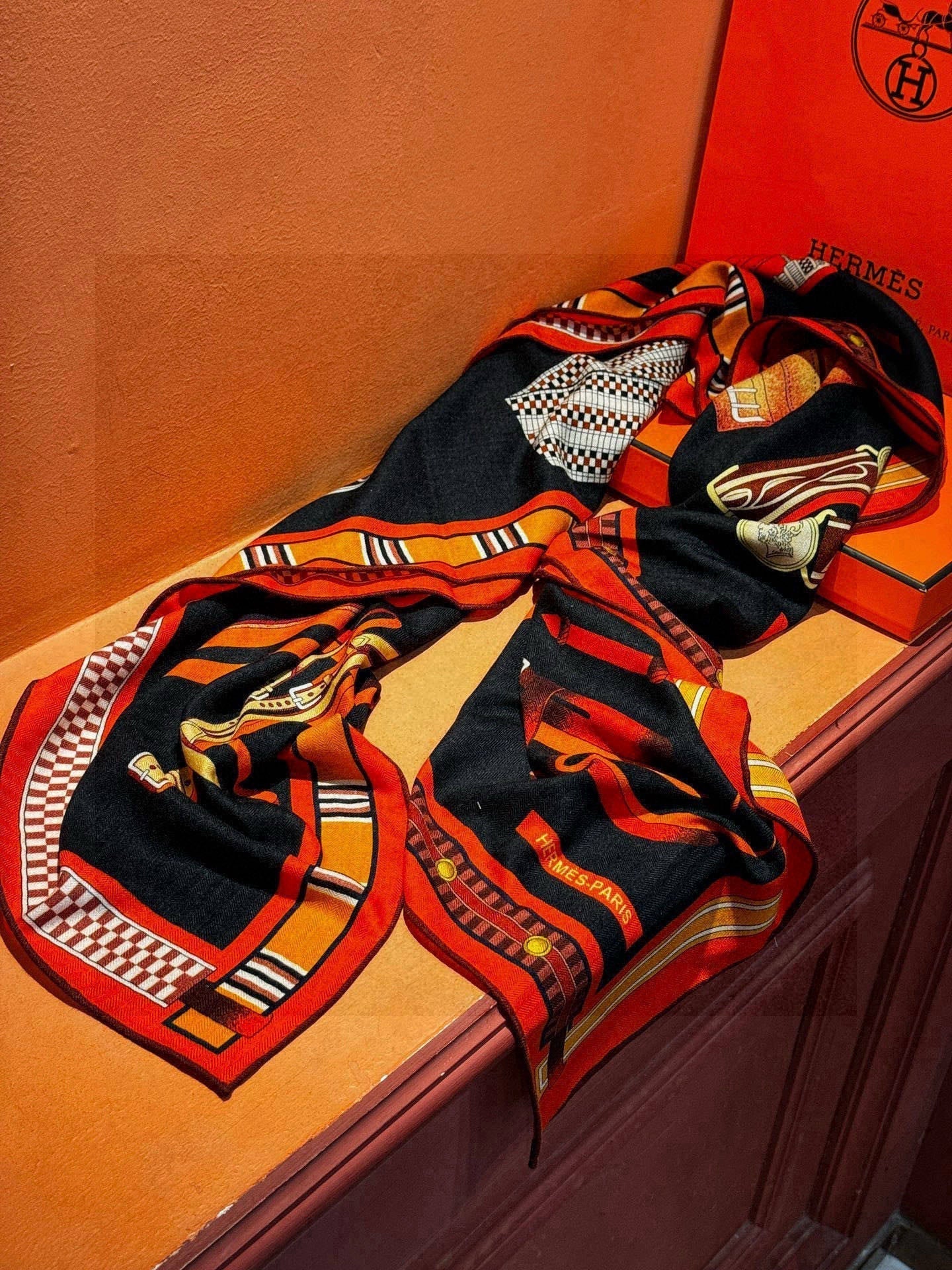 HERMES HERMES 25S SCARF 140 IN SILK AND CASERE 735807