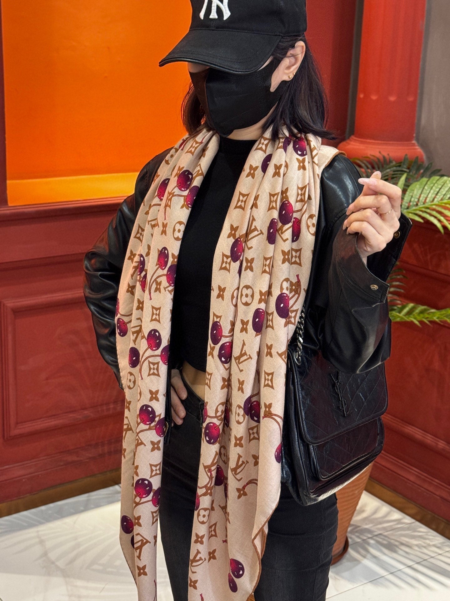 LOUIS VUITTON LV SCARF 140 CM IN WOOL MIX SILK 737263