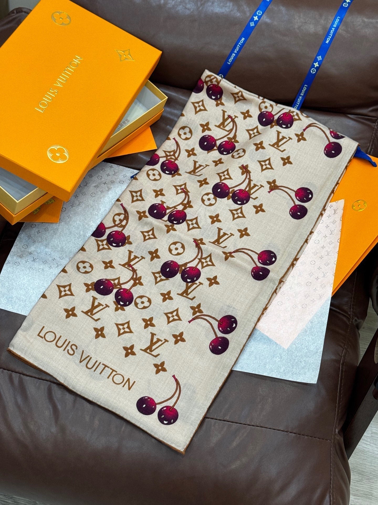 LOUIS VUITTON LV SCARF 140 CM IN WOOL MIX SILK 737263