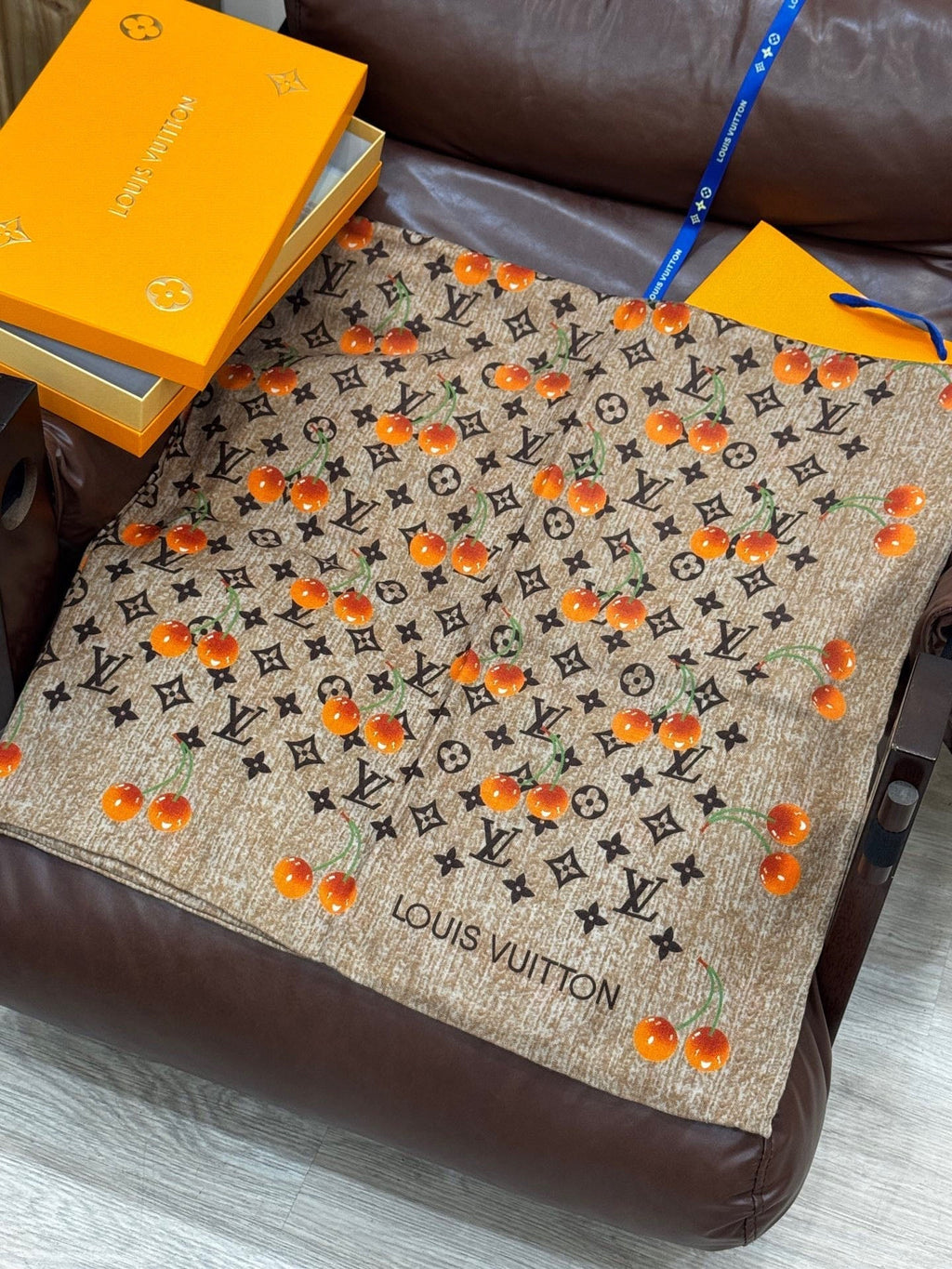 LOUIS VUITTON LV SCARF 140 CM IN WOOL MIX SILK 737264