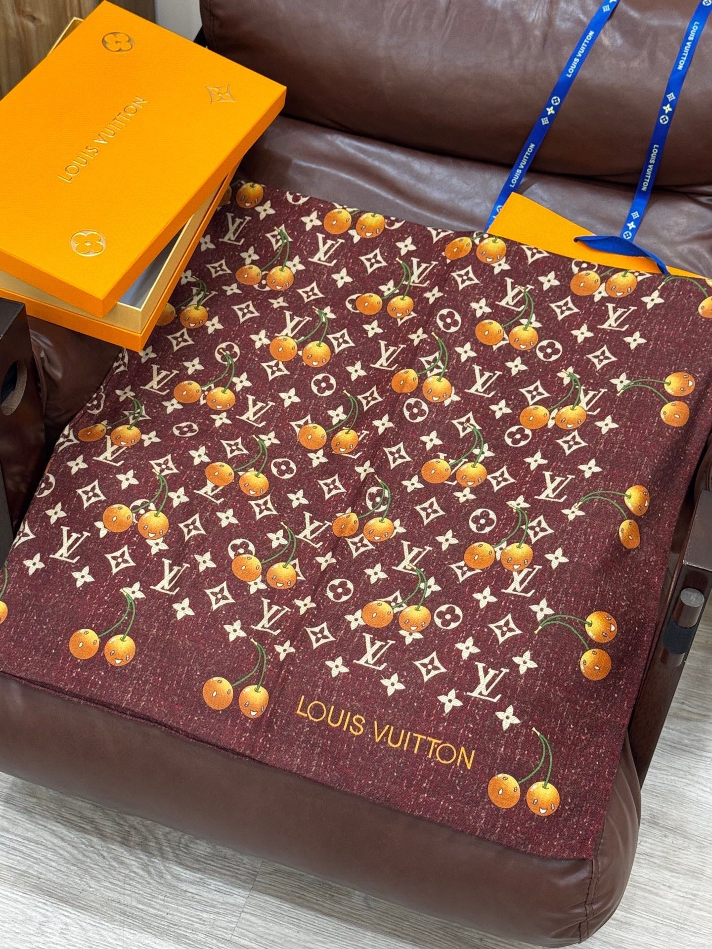 LOUIS VUITTON LV SCARF 140 CM IN WOOL MIX SILK 737266