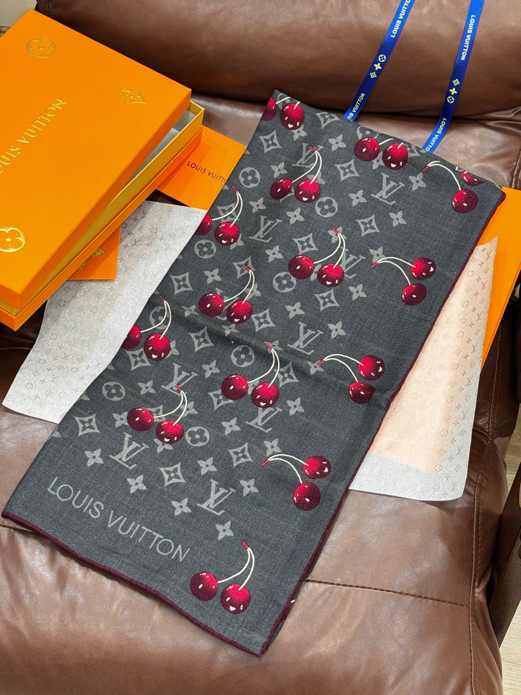 LOUIS VUITTON LV SCARF 140 CM IN SILK-CASHMERE BLEND 737268