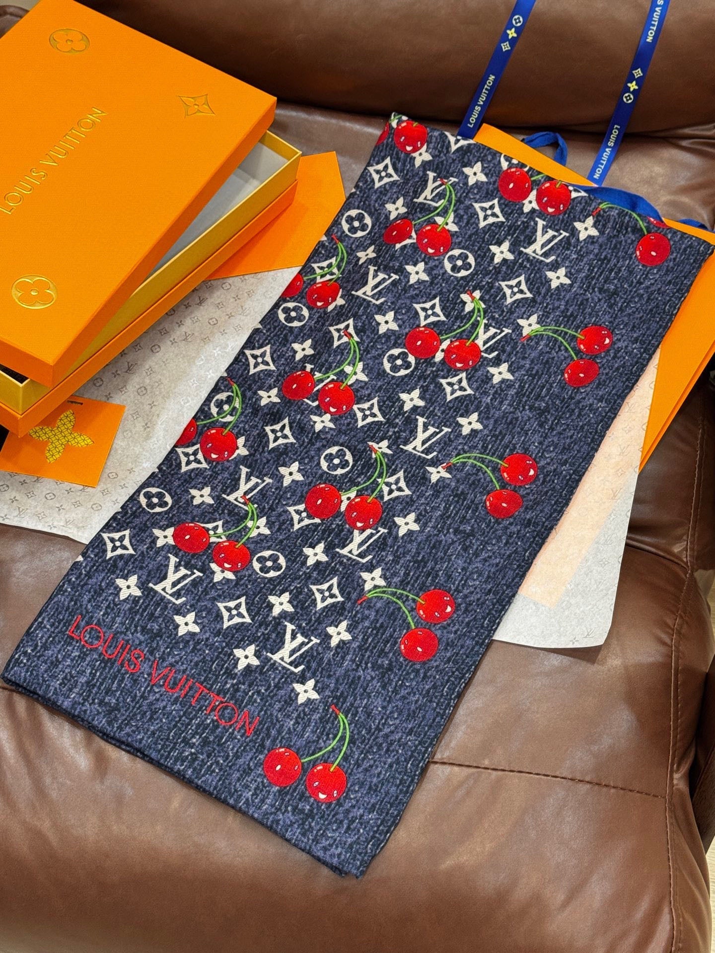 LOUIS VUITTON LV SCARF 140 CM IN SILK-CASHMERE BLEND 737269