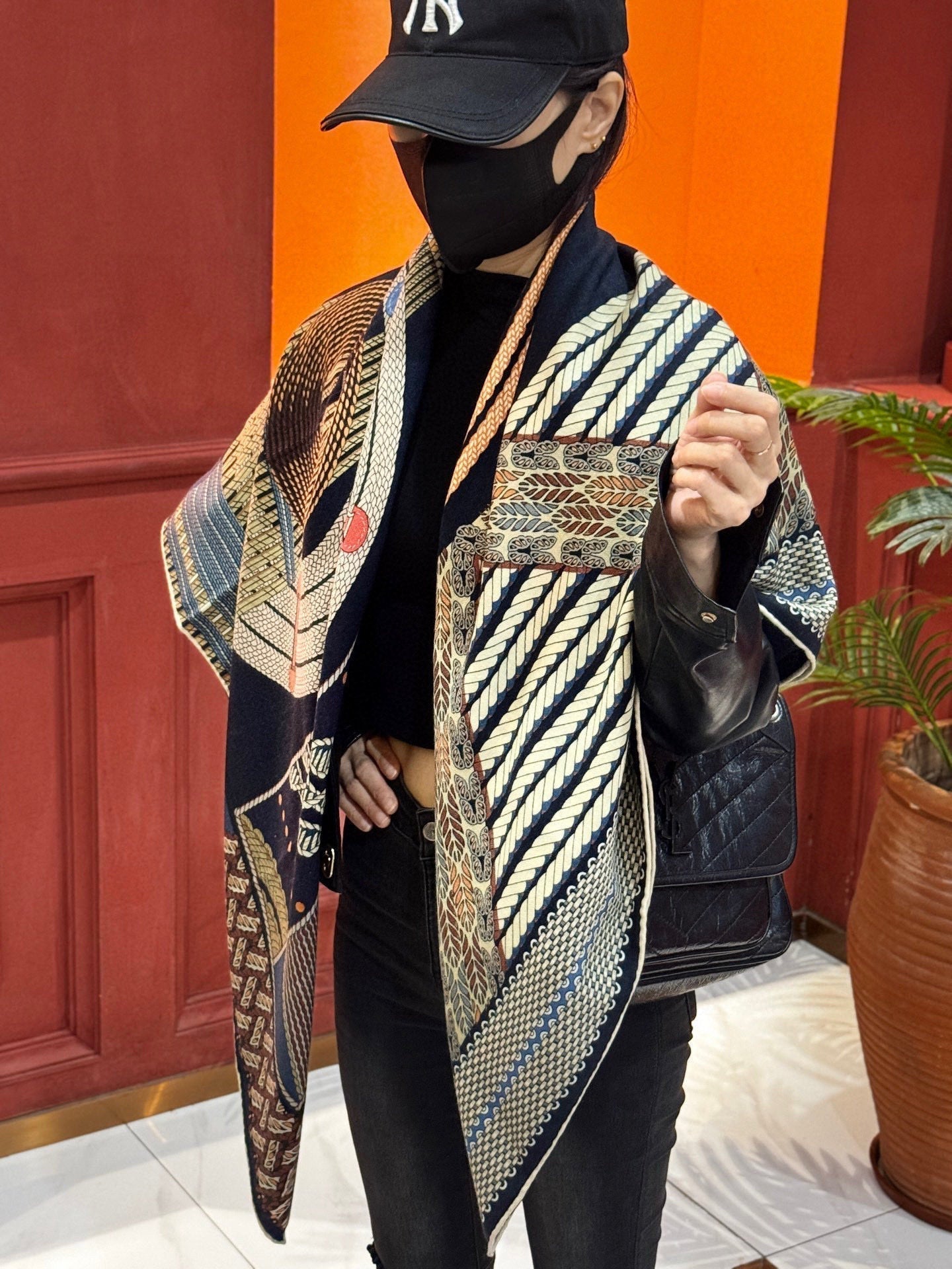 HERMES HERMES 25S SCARF 140 IN SILK 854807