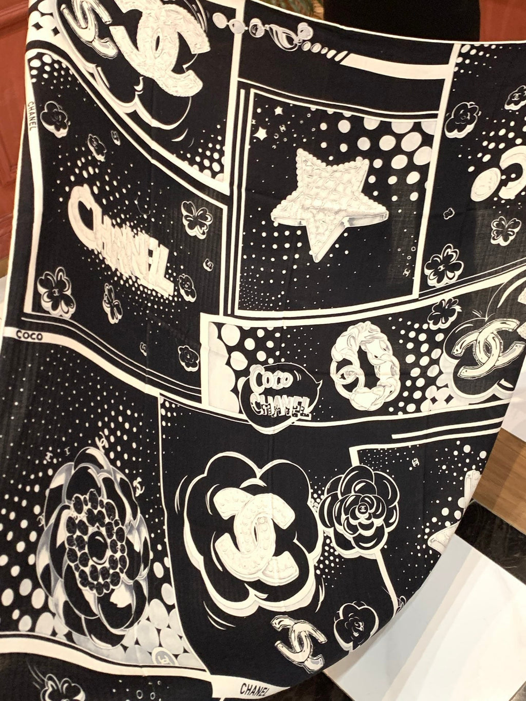 CHANEL 25S SCARF 140 IN SILK AND CASHMERE 931993