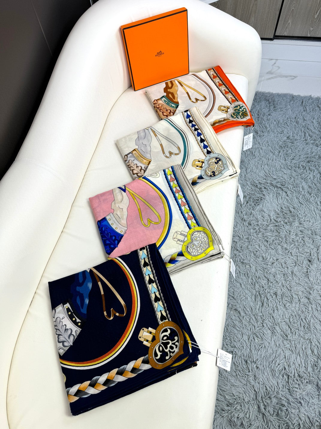 HERMES HERMES 25S SCARF 135 IN SILK 856320