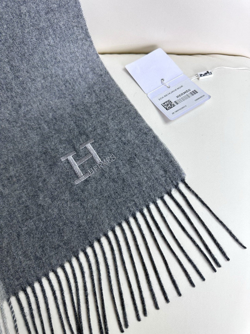 HERMES SCARF 190 CM IN DOVE GRAY CASERE