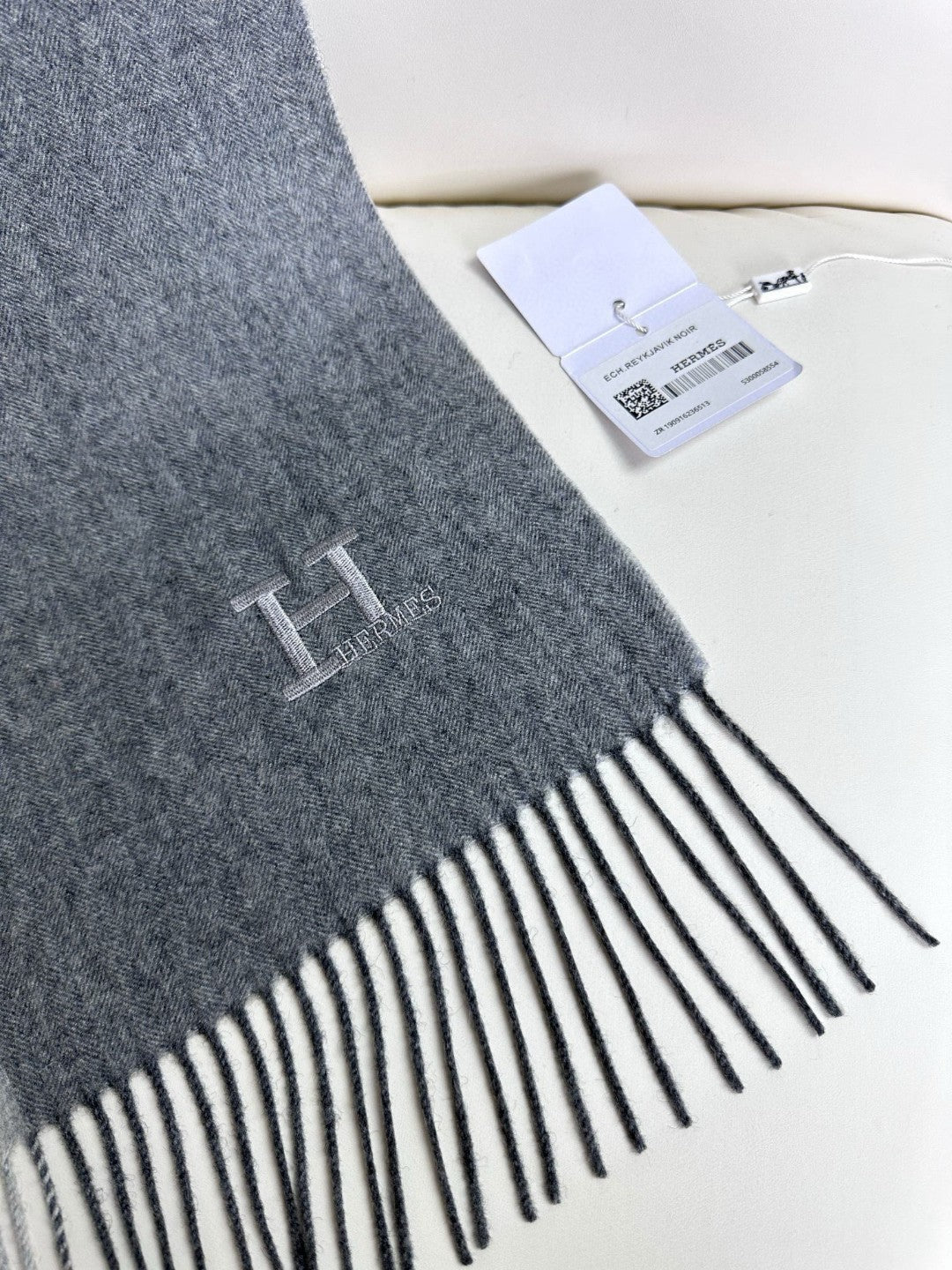 HERMES SCARF 190 CM IN DOVE GRAY CASERE