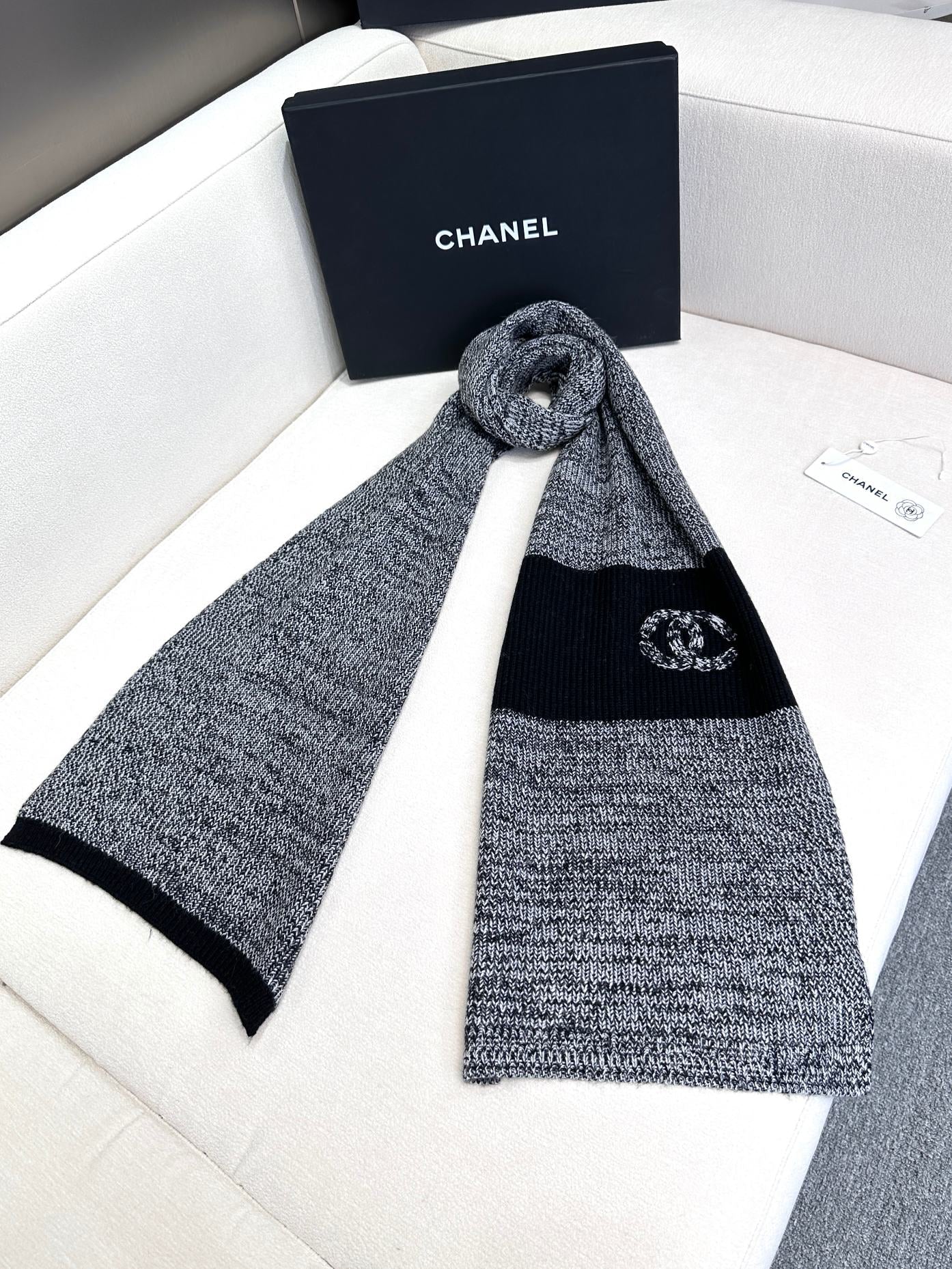 CHANEL SCARF 180 CM IN SHARK GRAY MIX BLACK CASHMERE 389977
