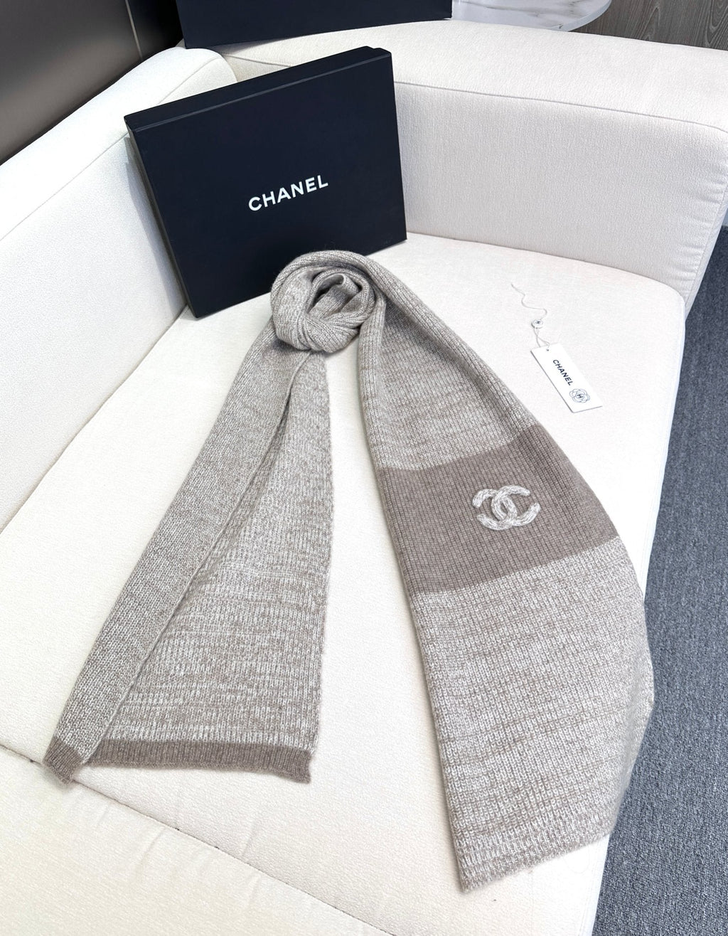 CHANEL SCARF 180 CM IN KHAKI BROWN CASHMERE 389978