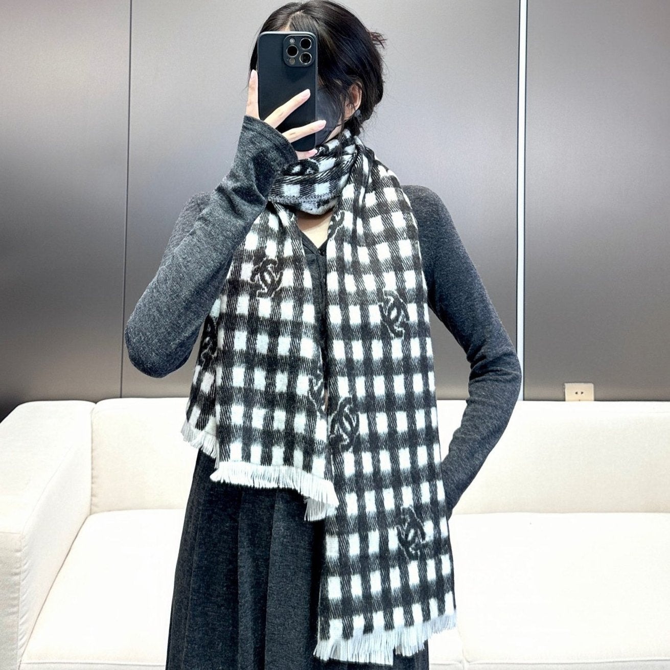 CHANEL SCARF 190 CM IN BLACK MIX WHITE CARO CASHMERE AND WOOL 390944
