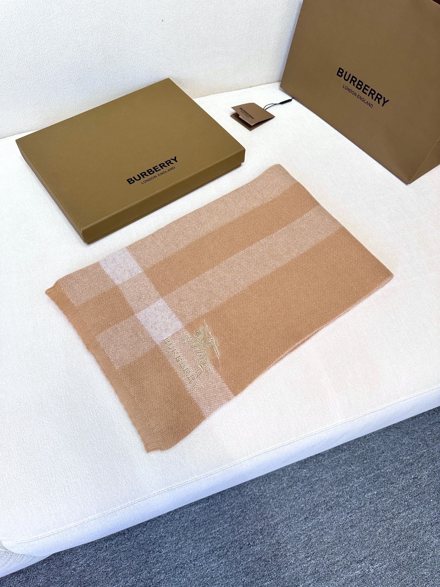 BURBERRY SCARF 190 CM IN TUSCAN BEIGE CASHMERE  398394