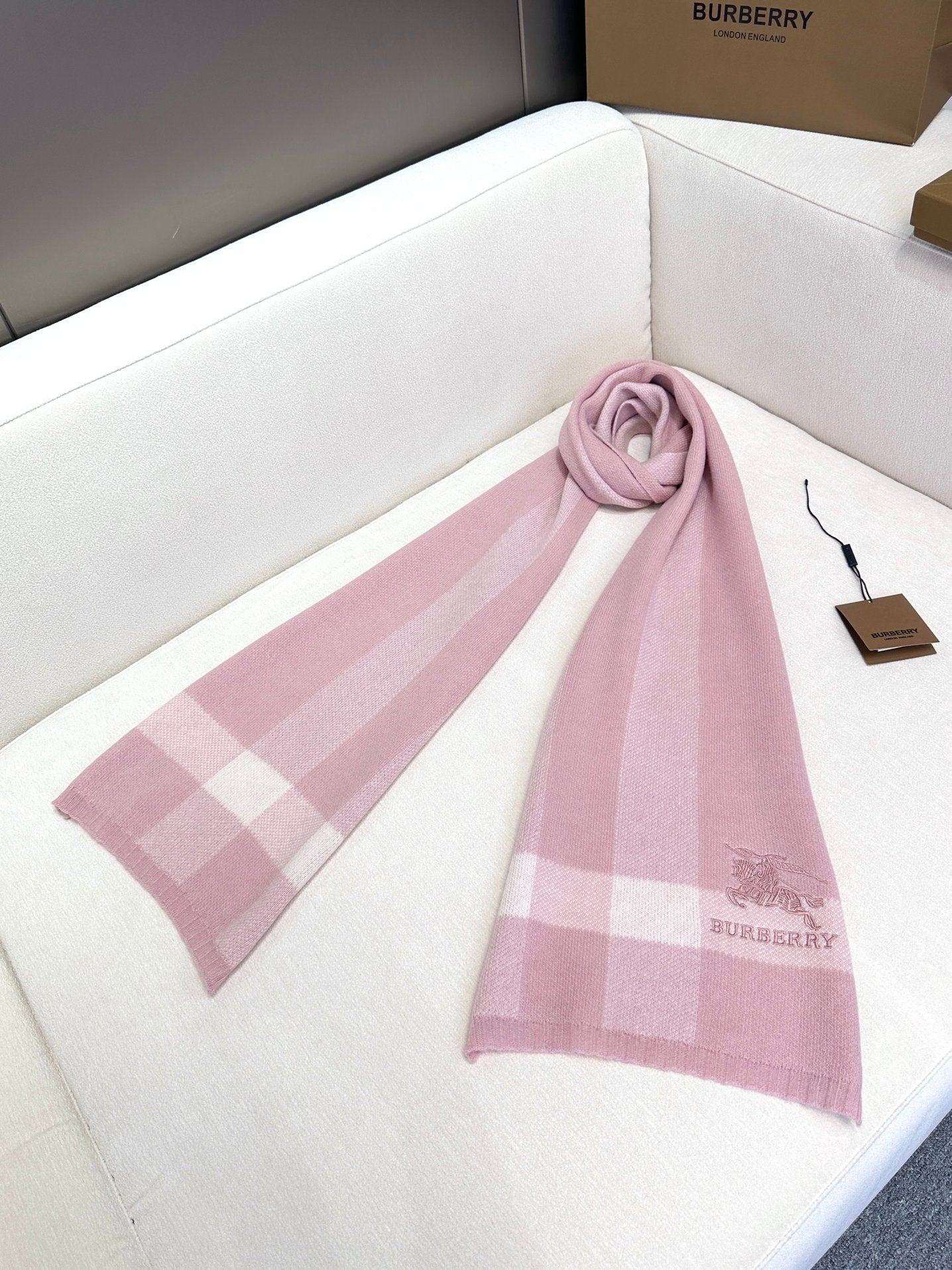 BURBERRY SCARF 190 CM IN LIGHT PINK CASHMERE  398396