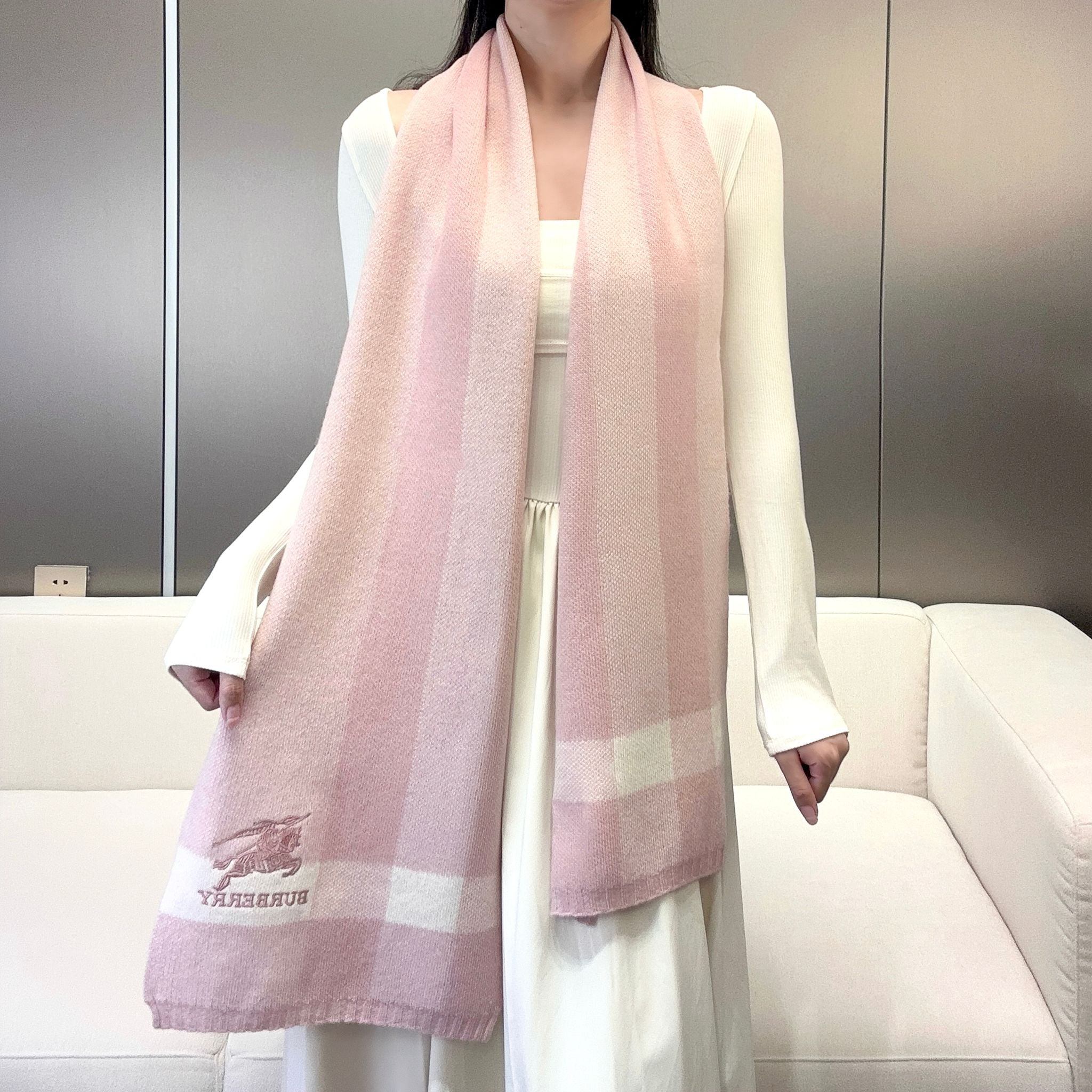 BURBERRY SCARF 190 CM IN LIGHT PINK CASHMERE  398396