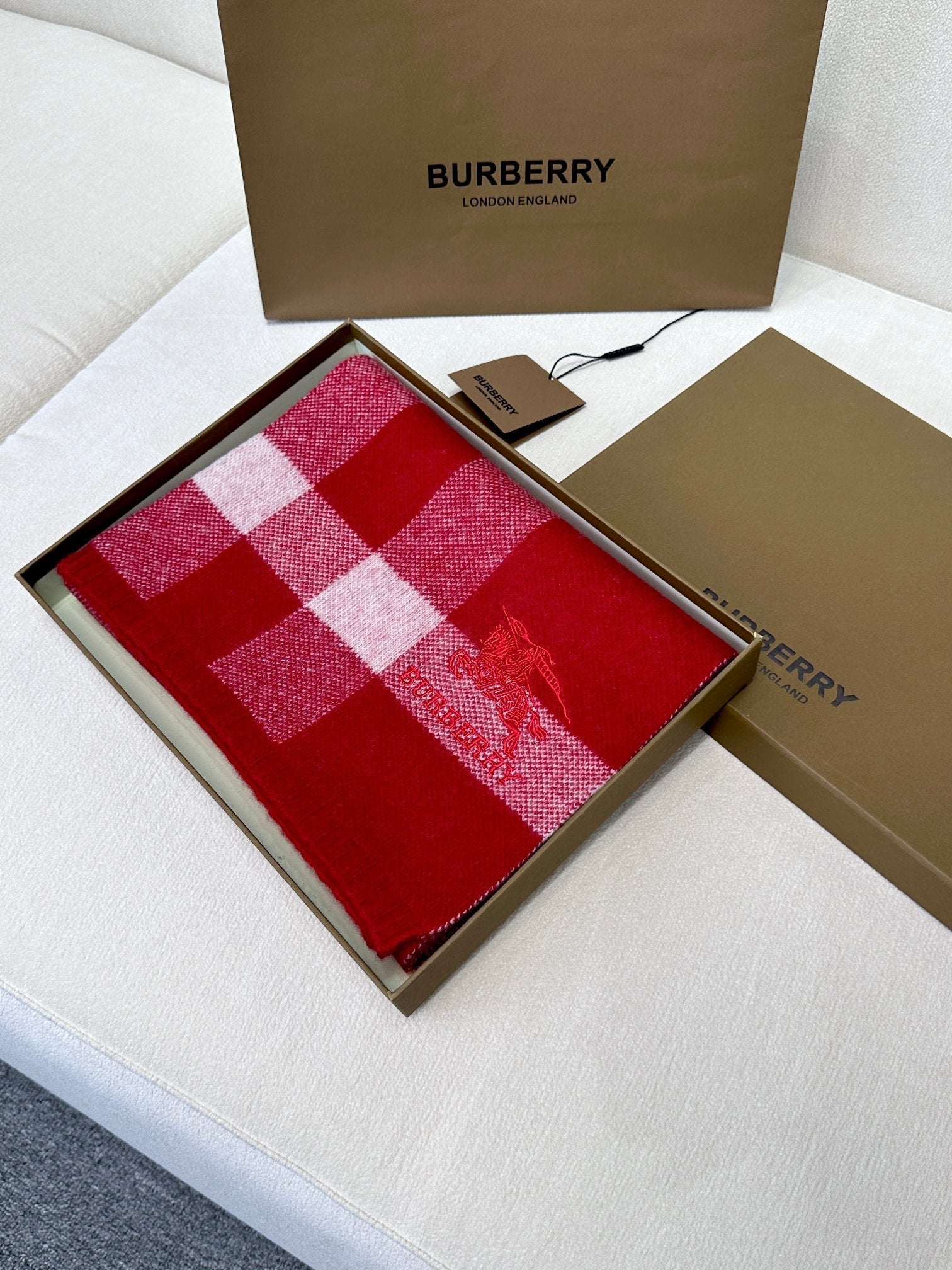 BURBERRY SCARF 190 CM IN CHERRY RED CASHMERE  398397
