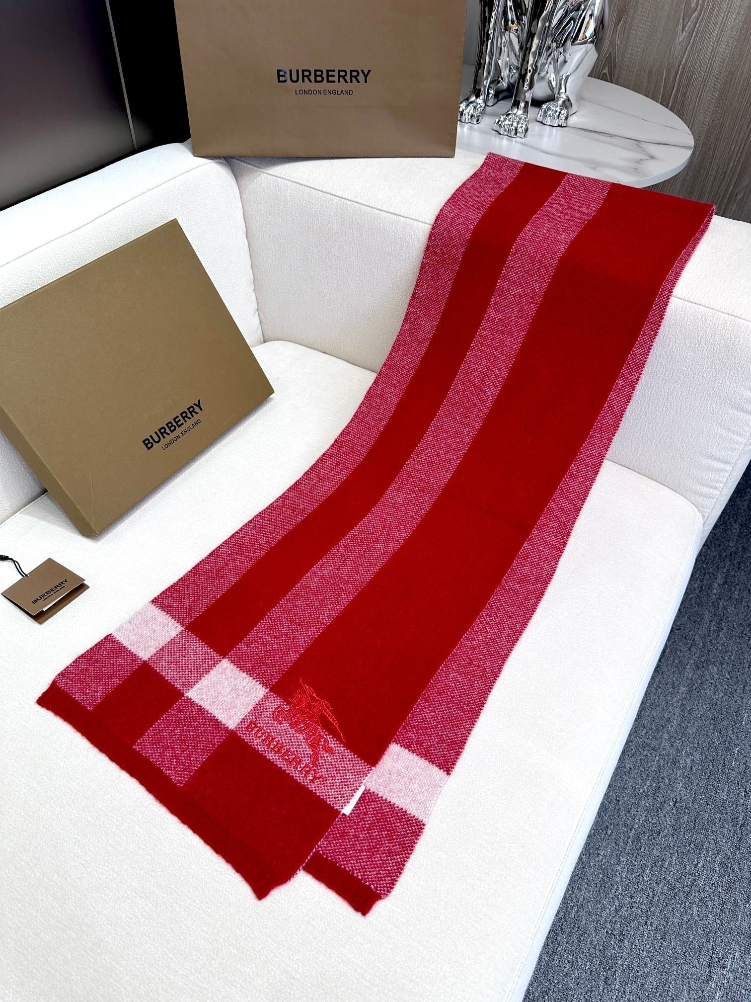 BURBERRY SCARF 190 CM IN CHERRY RED CASHMERE  398397