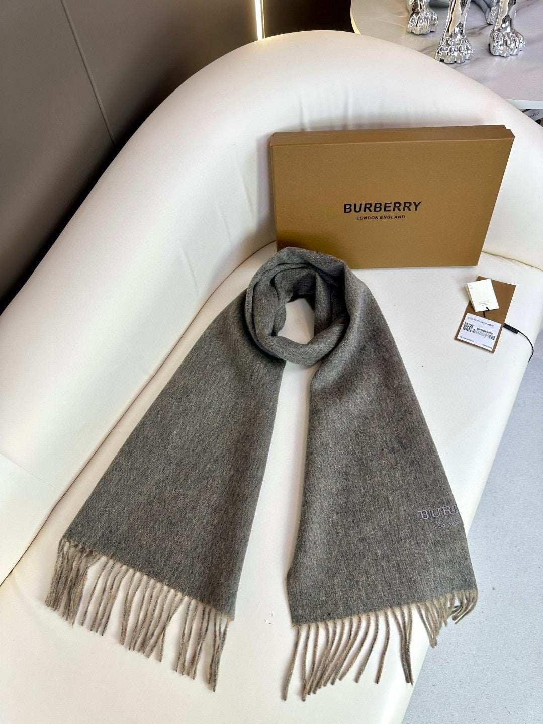 BURBERRY SCARF 180 CM IN MOUSE GRAY AND CAMEL BEIGE CASHMERE 398416