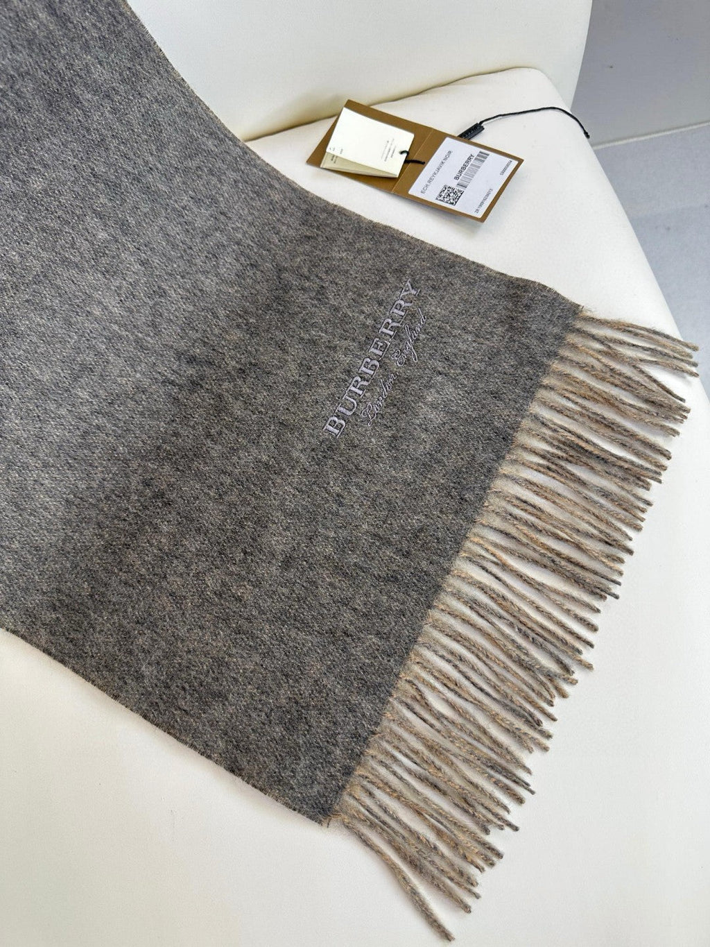 BURBERRY SCARF 180 CM IN MOUSE GRAY AND CAMEL BEIGE CASHMERE 398416