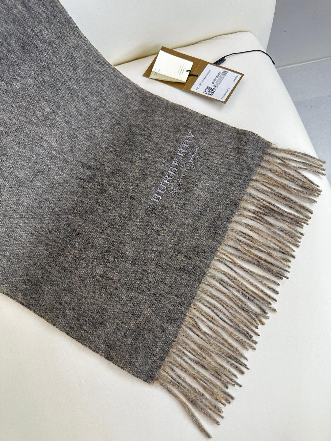 BURBERRY SCARF 180 CM IN MOUSE GRAY AND CAMEL BEIGE CASHMERE 398416
