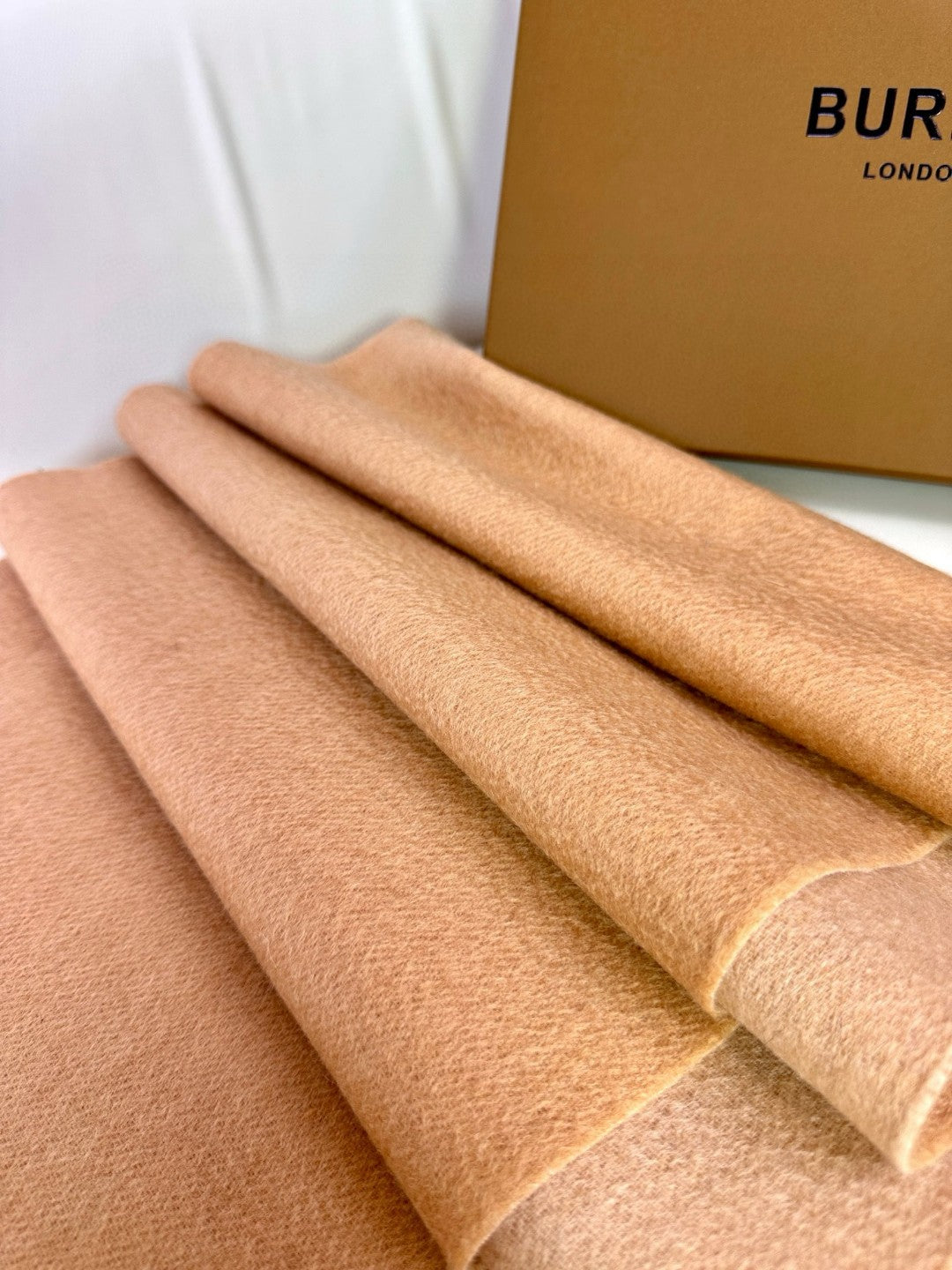 BURBERRY SCARF 180 CM IN TUSCAN BEIGE CASHMERE 398418