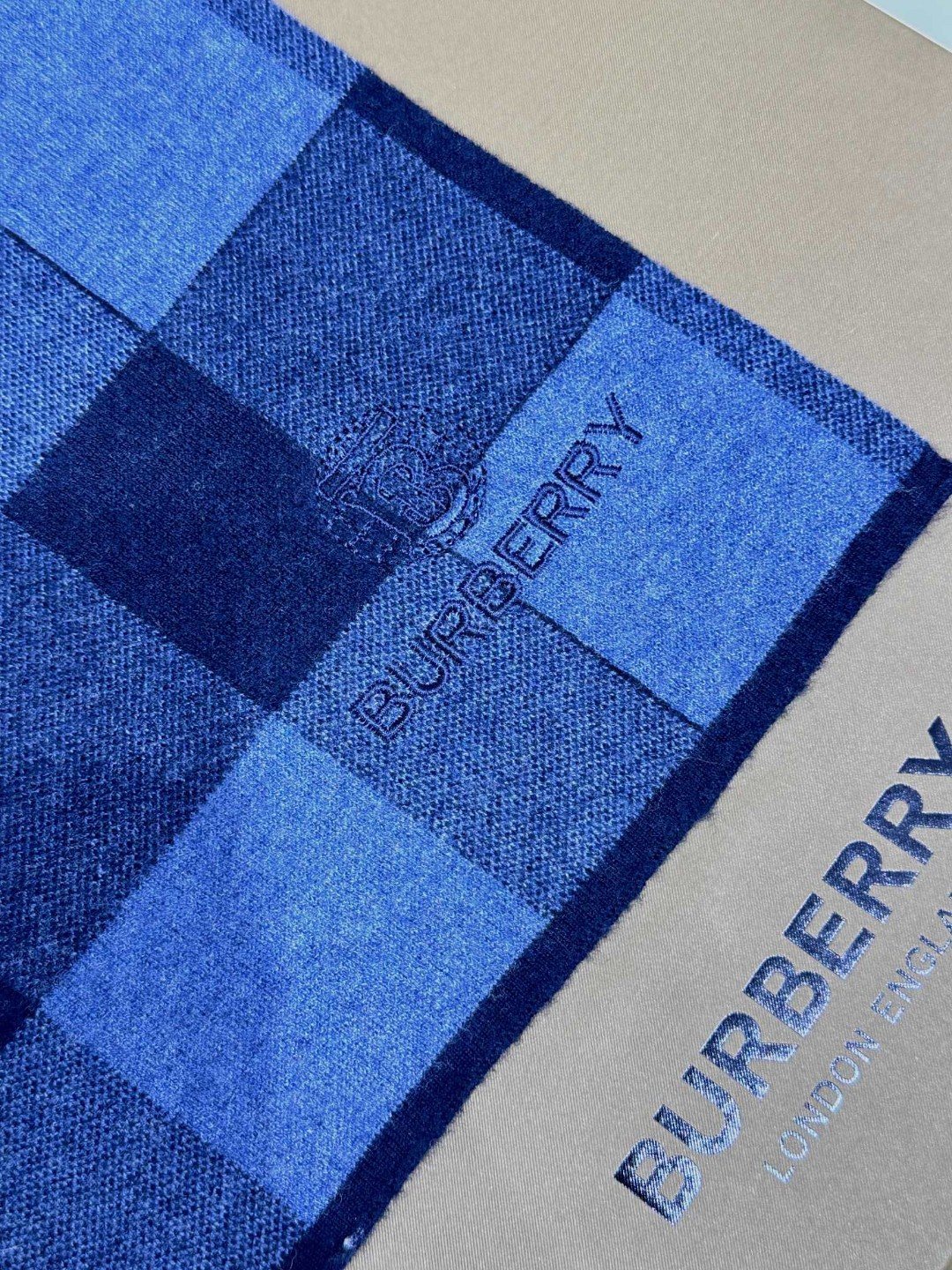 BURBERRY SCARF 180 CM IN TRUE BLUE CASHMERE 403869