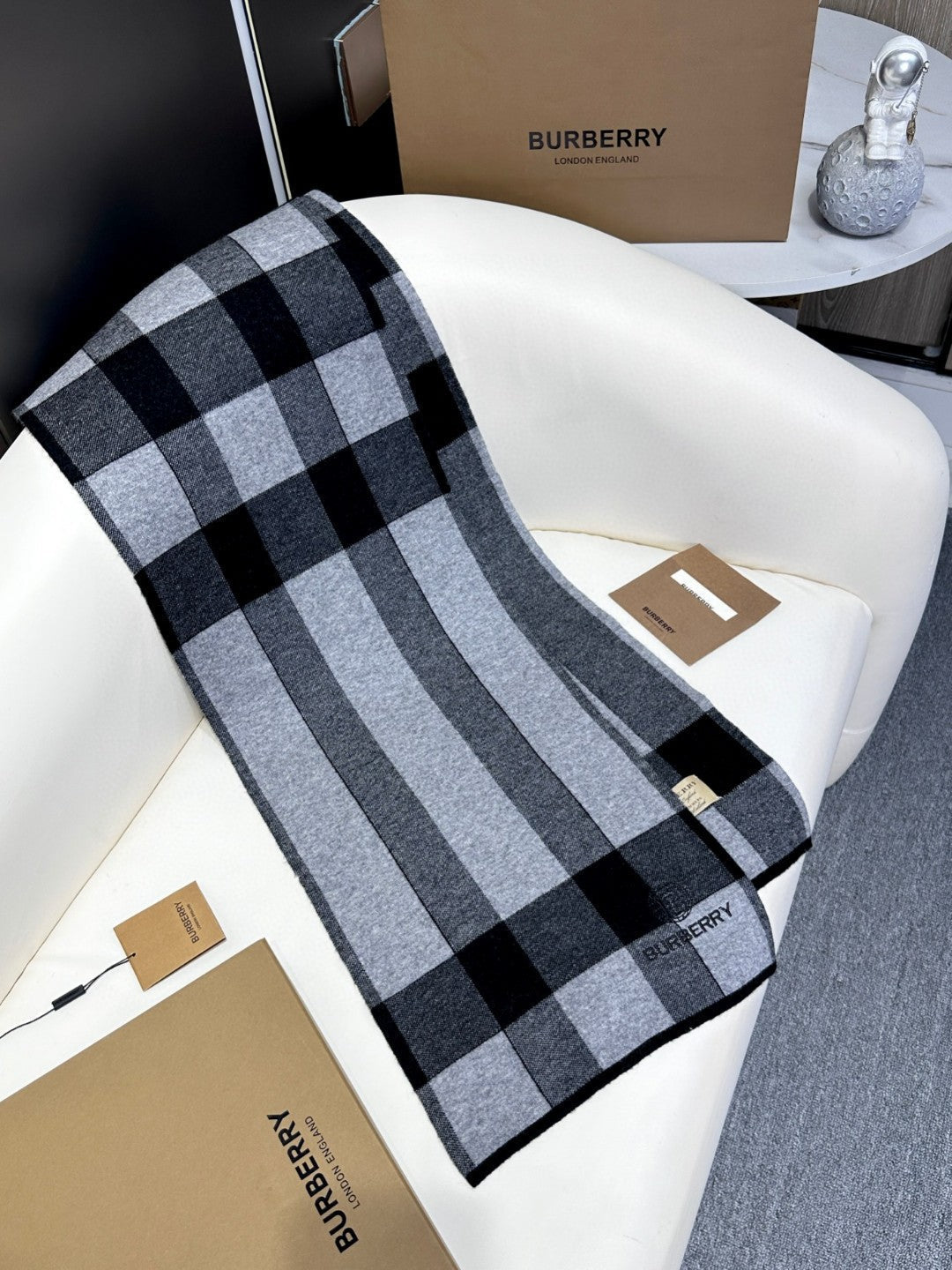 BURBERRY SCARF 180 CM IN LIGHT GRAY MIX BLACK CASHMERE 403870