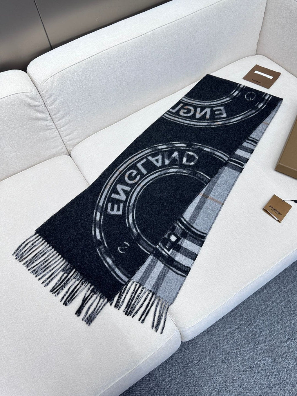 BURBERRY SCARF 180 CM IN BLACK AND LIGHT GRAY CASHMERE  407242