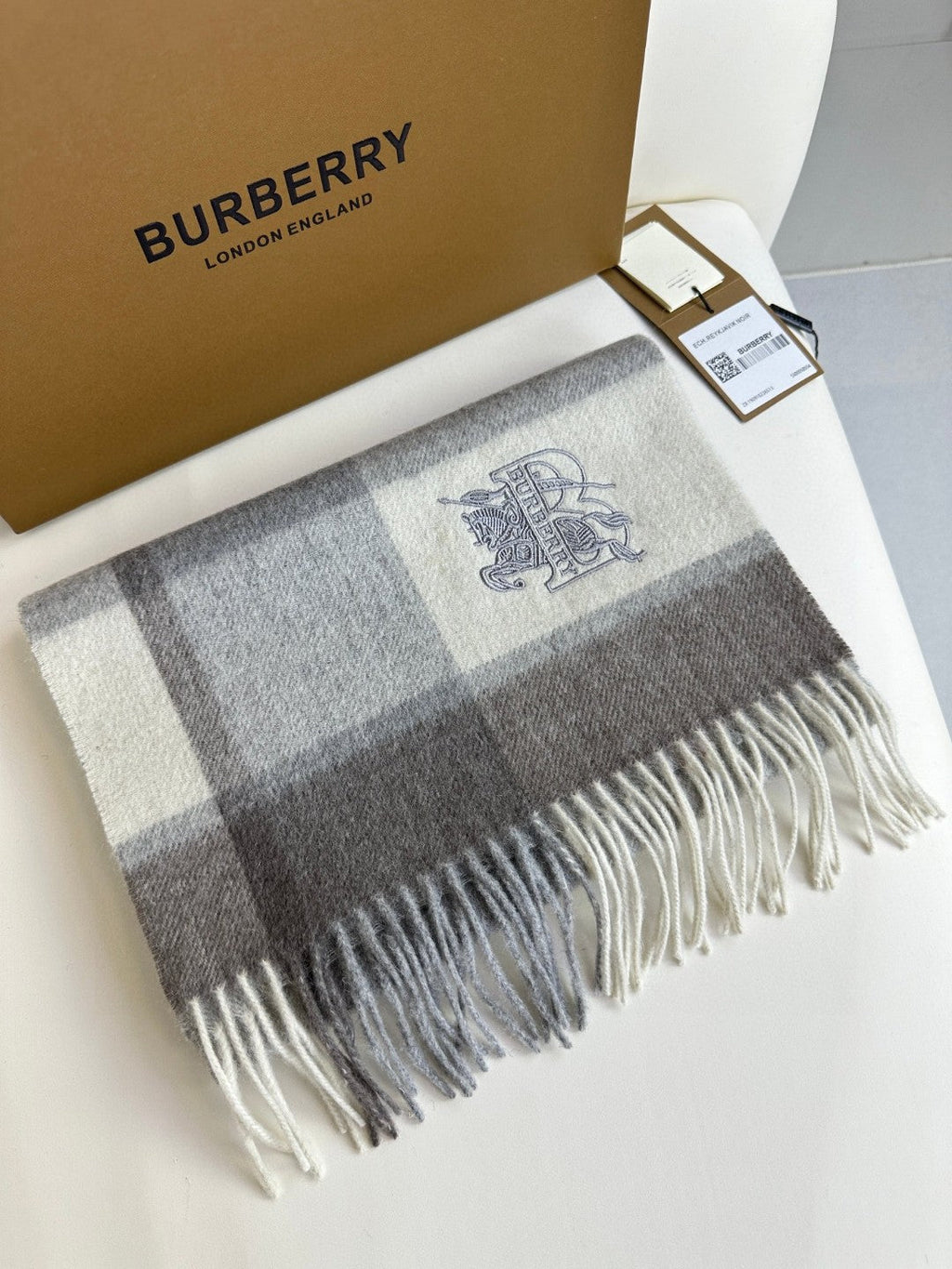 BURBERRY SCARF 180 CM IN SMOKE GRAY MIX WHITE CASHMERE 408504