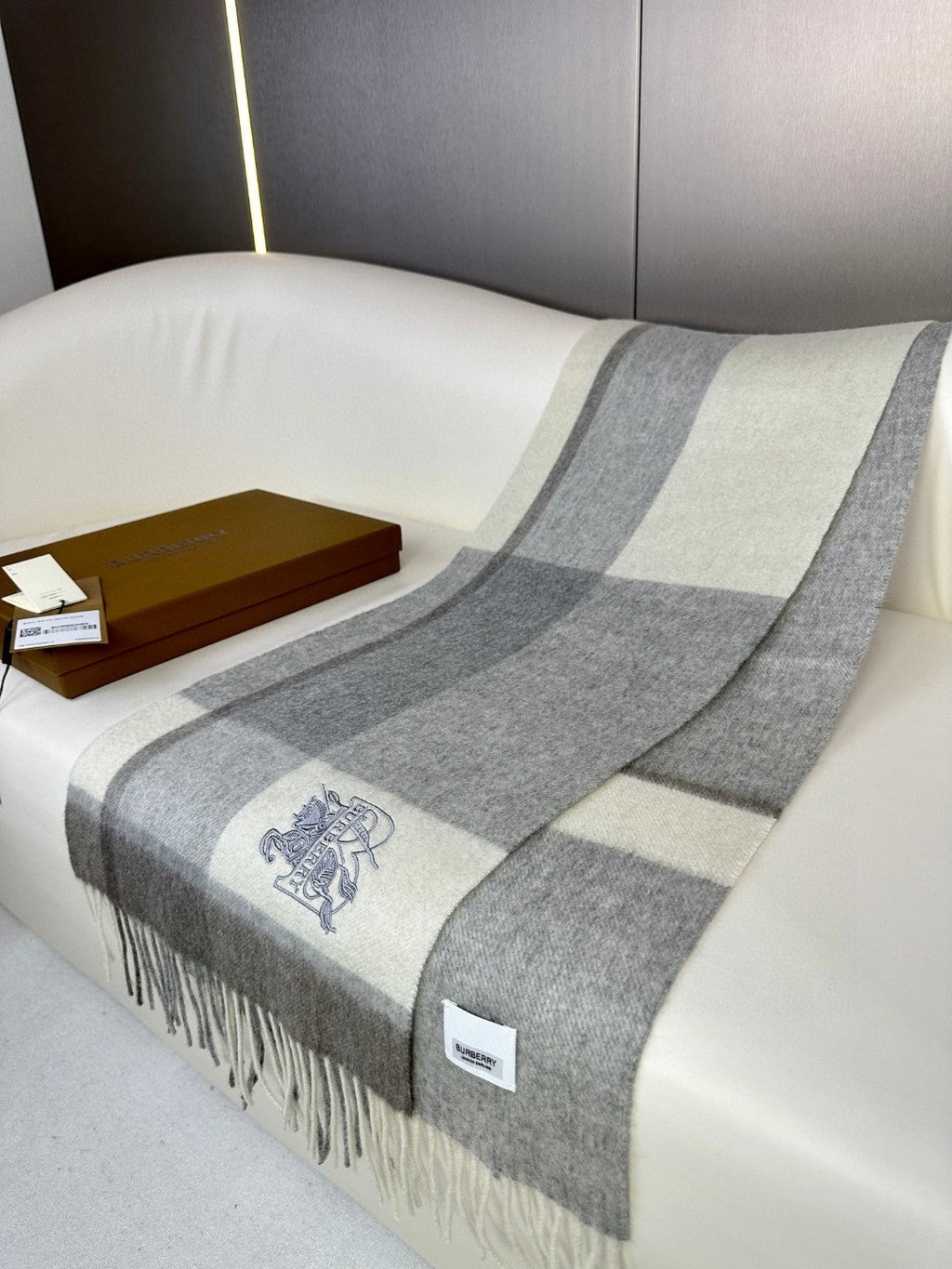 BURBERRY SCARF 180 CM IN SMOKE GRAY MIX WHITE CASHMERE 408504