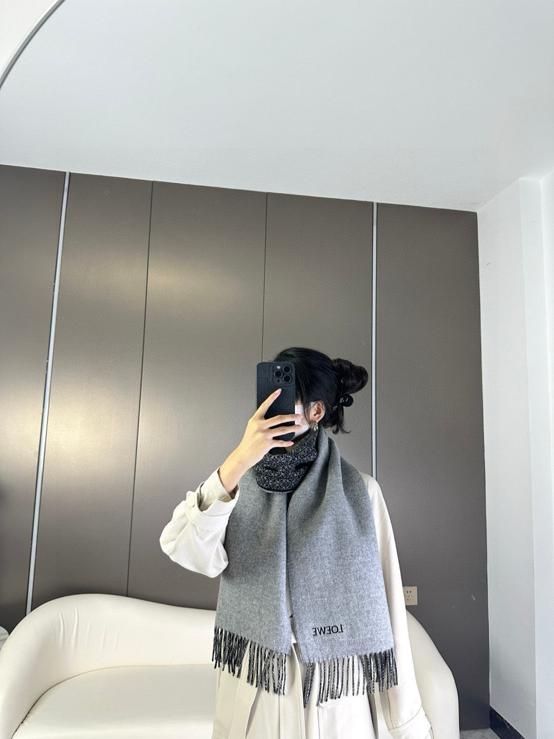 LOEWE ANAGRAM SCARF 182 CM IN BLACK MIX DOVE GRAY WOOL AND CASHMERE 408524