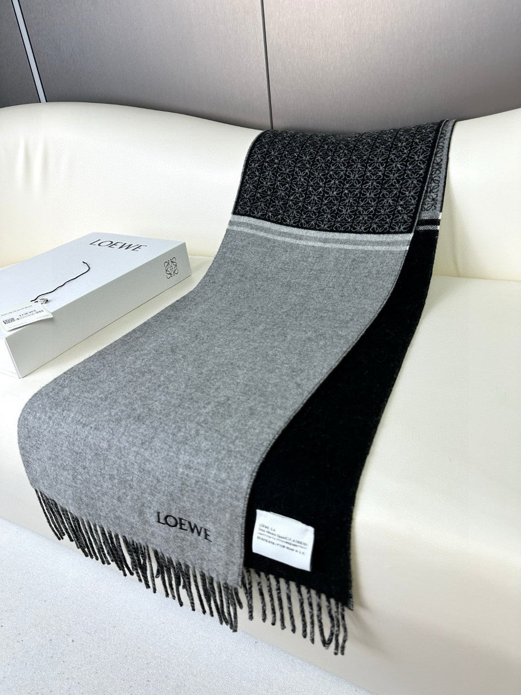 LOEWE ANAGRAM SCARF 182 CM IN BLACK MIX DOVE GRAY WOOL AND CASHMERE 408524