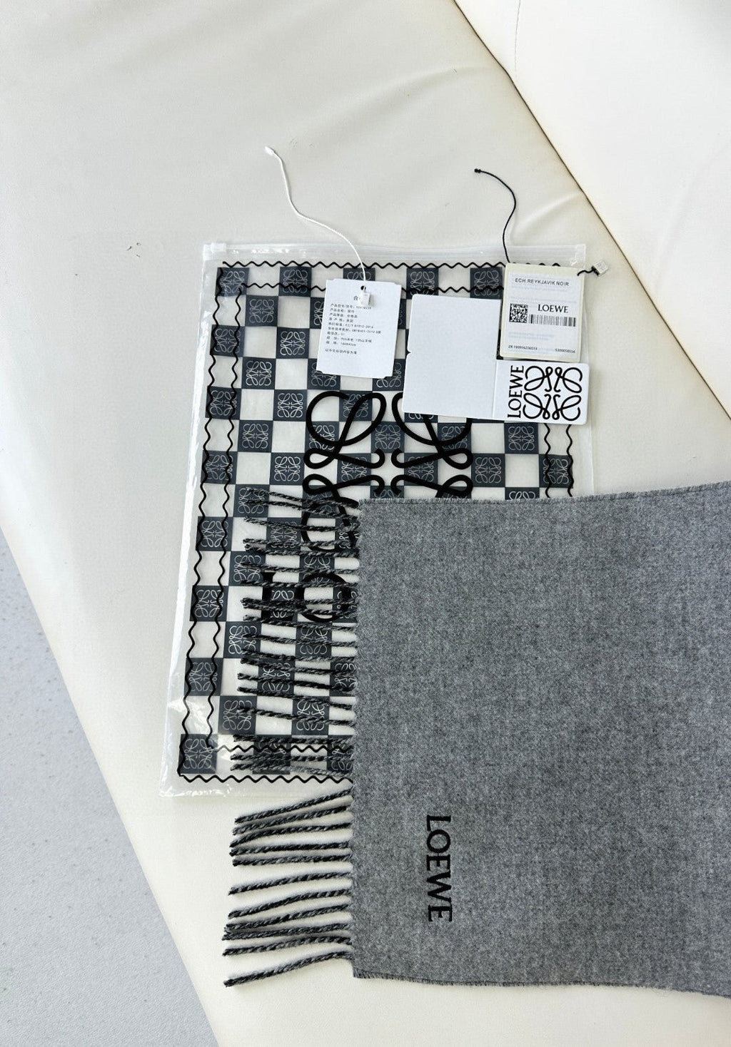 LOEWE ANAGRAM SCARF 182 CM IN BLACK MIX DOVE GRAY WOOL AND CASHMERE 408524