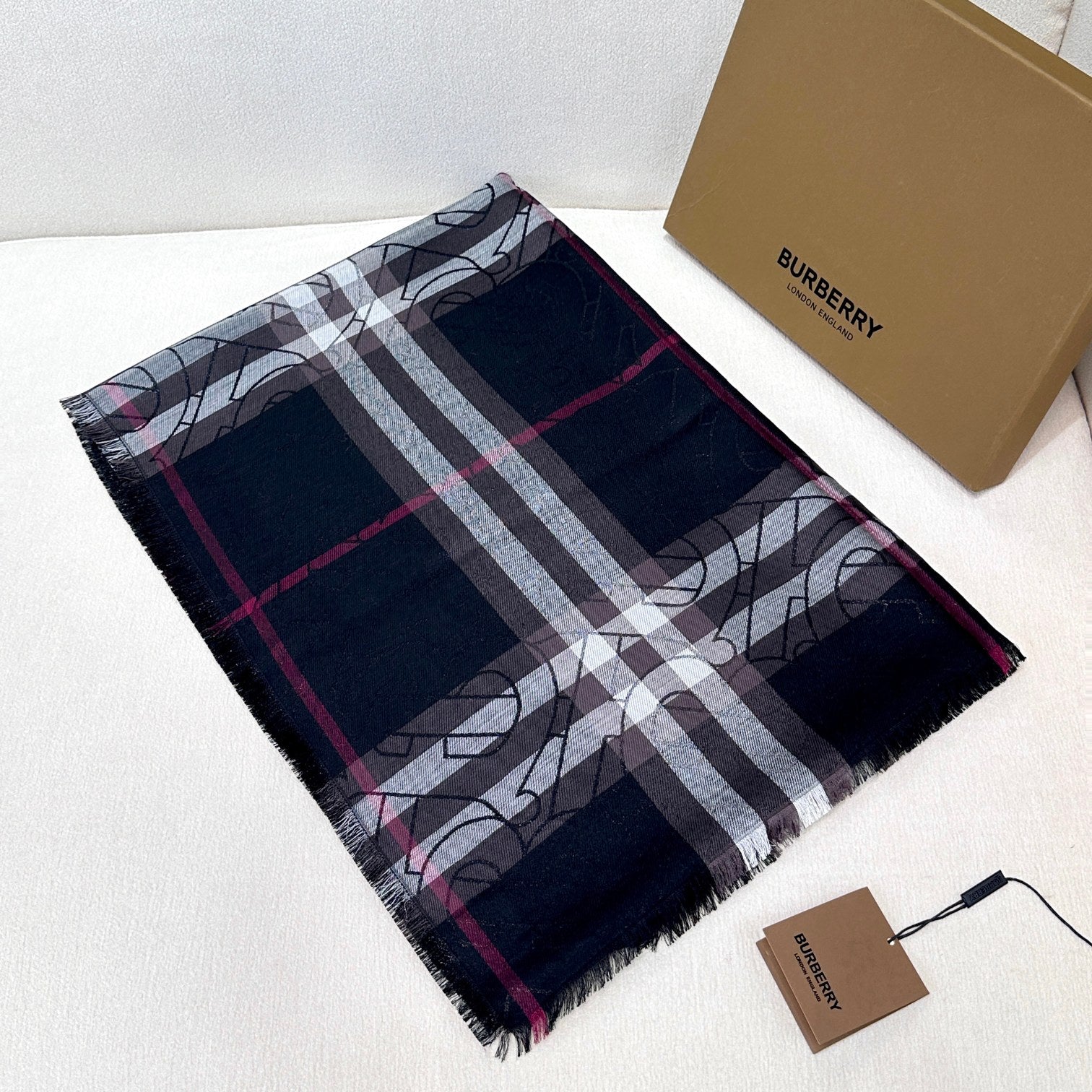 BURBERRY SCARF 220 CM IN BLACK VISCOSE AND MULBERRY SILK 408540
