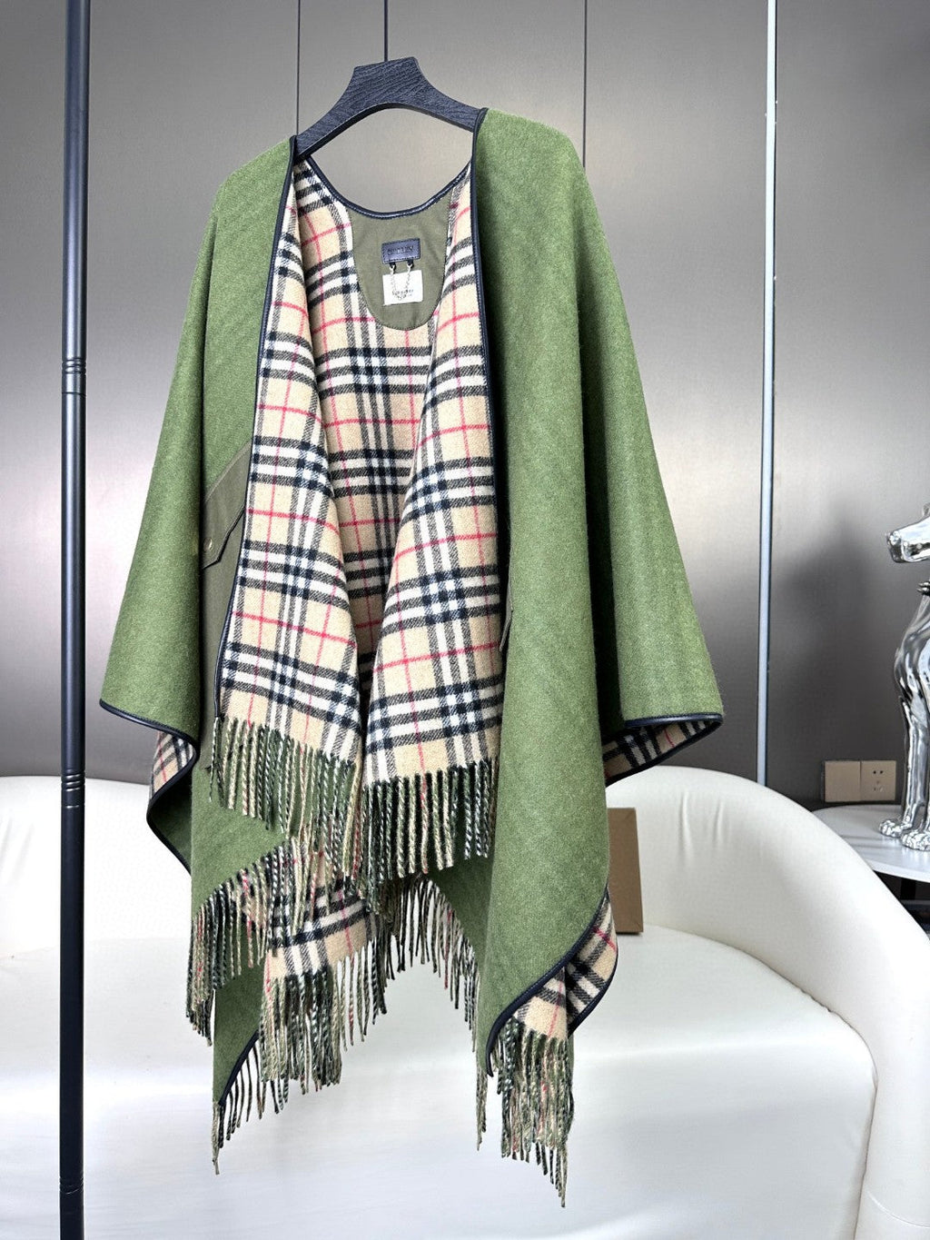BURBERRY CHECK CAPE IN JADE GREEN WOOL 410153