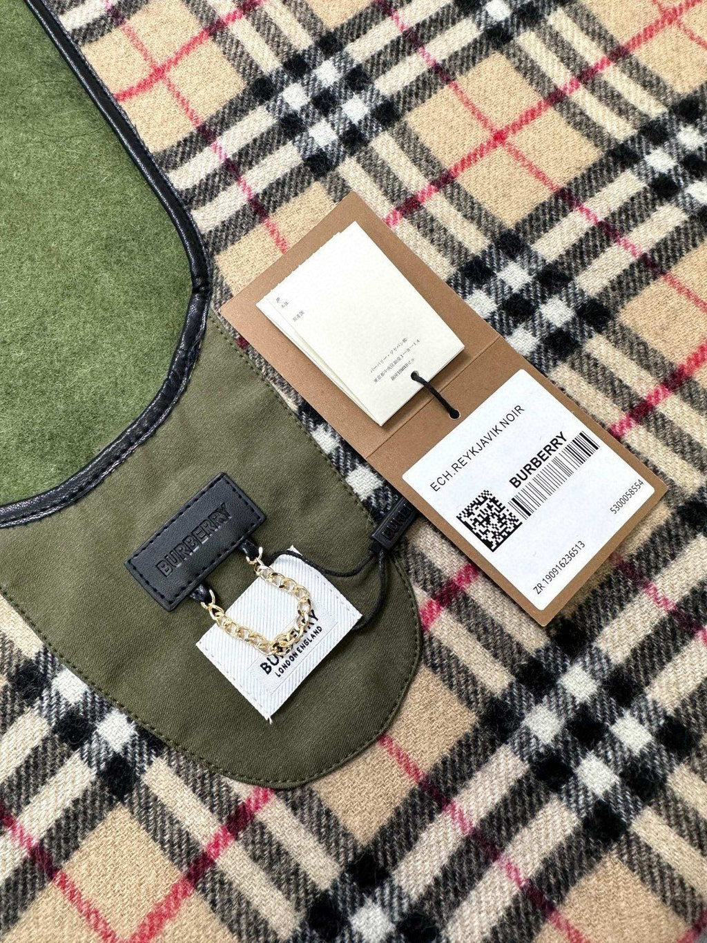 BURBERRY CHECK CAPE IN JADE GREEN WOOL 410153