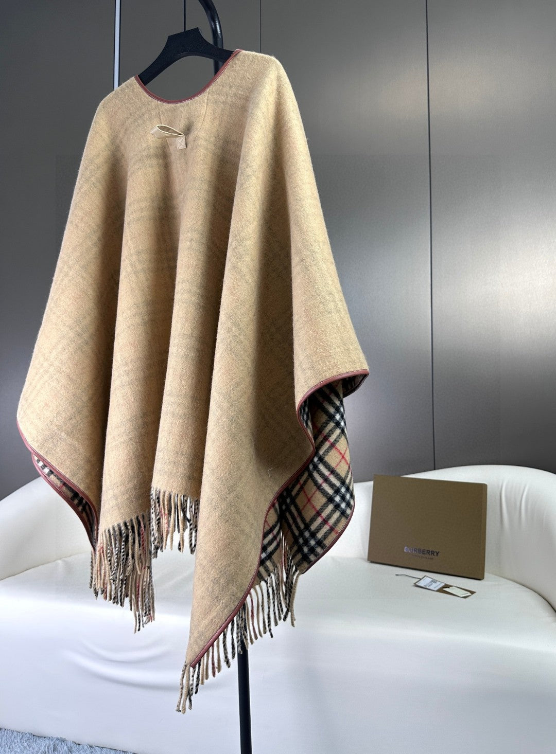 BURBERRY CHECK CAPE IN SAND BROWN WOOL 410154