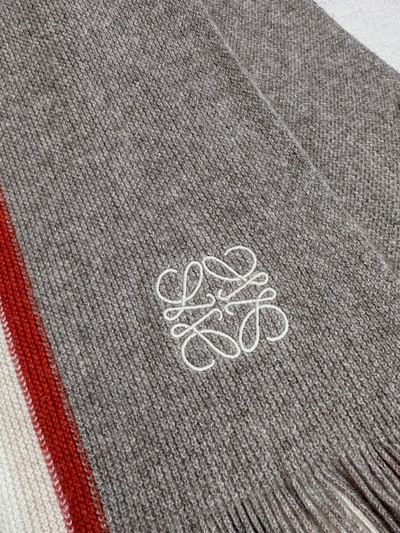 LOEWE SCARF 180 CM IN KHAKI BROWN CASHMERE 410157