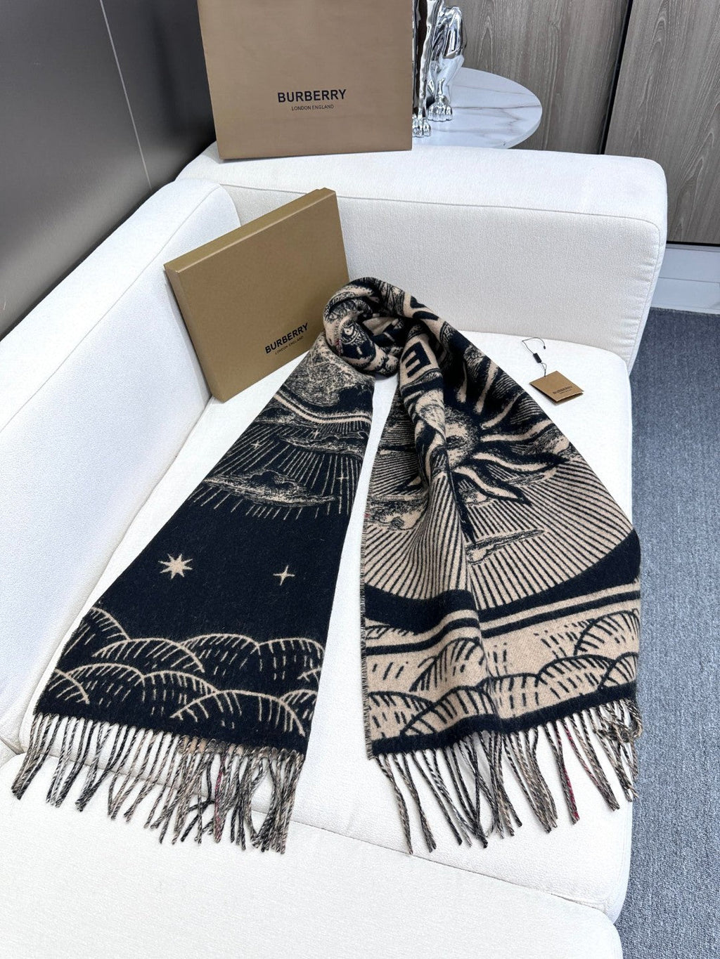 BURBERRY REVERSIBLE EKD SCARF 210 CM IN BLACK MIX CAMEL BEIGE CASHMERE 410182