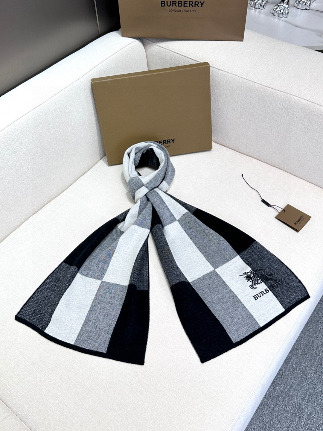 BURBERRY BBR SCARF 180 CM IN CASHMERE 531594