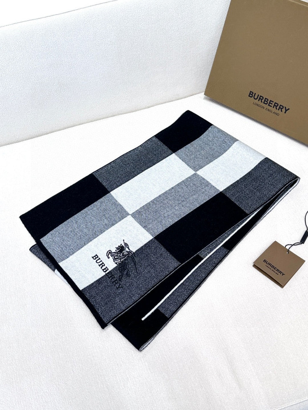 BURBERRY BBR SCARF 180 CM IN CASHMERE 531594