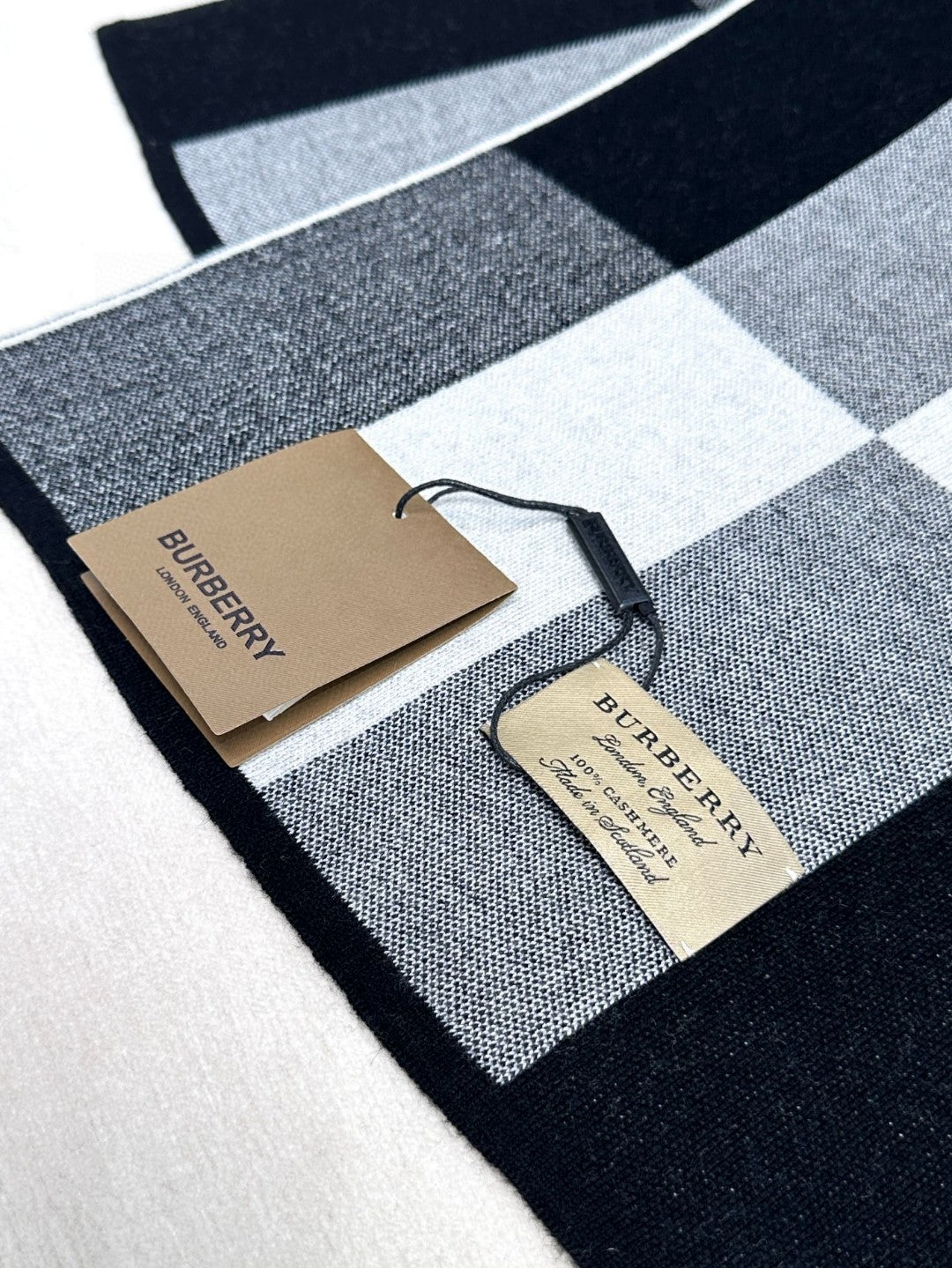 BURBERRY BBR SCARF 180 CM IN CASHMERE 531594