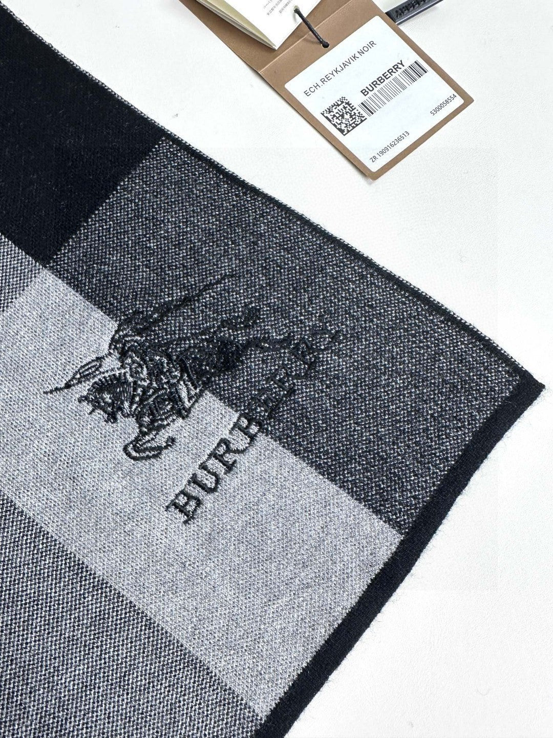 BURBERRY BBR SCARF 180 CM IN CASHMERE 531595