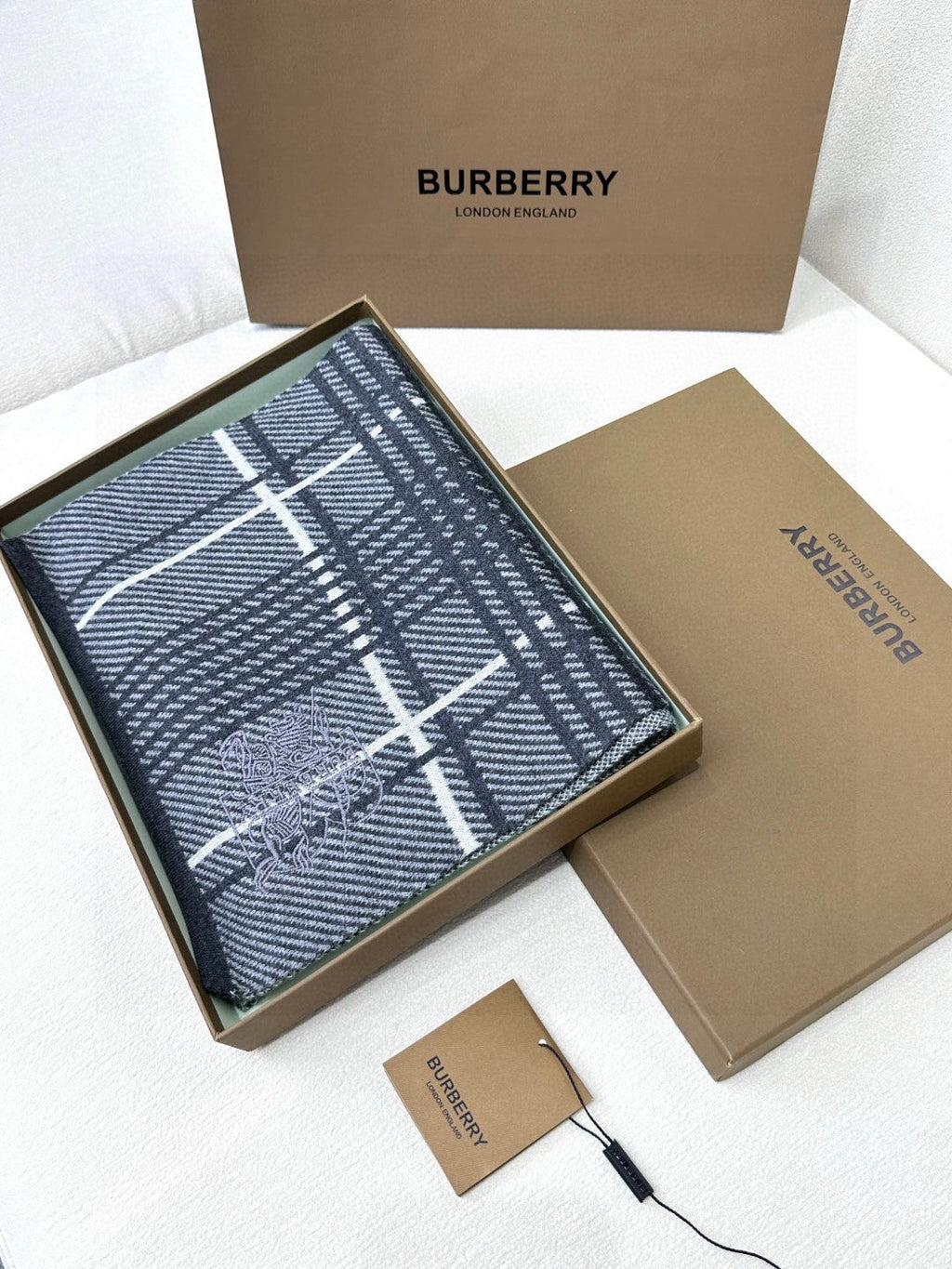 BURBERRY BBR SCARF 180 CM IN CASHMERE 547207