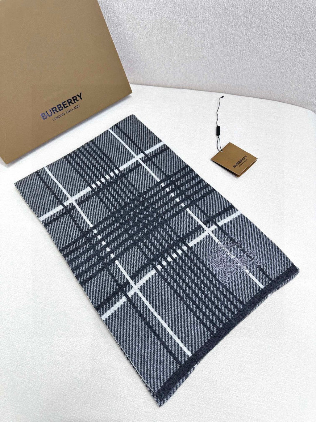 BURBERRY BBR SCARF 180 CM IN CASHMERE 547207